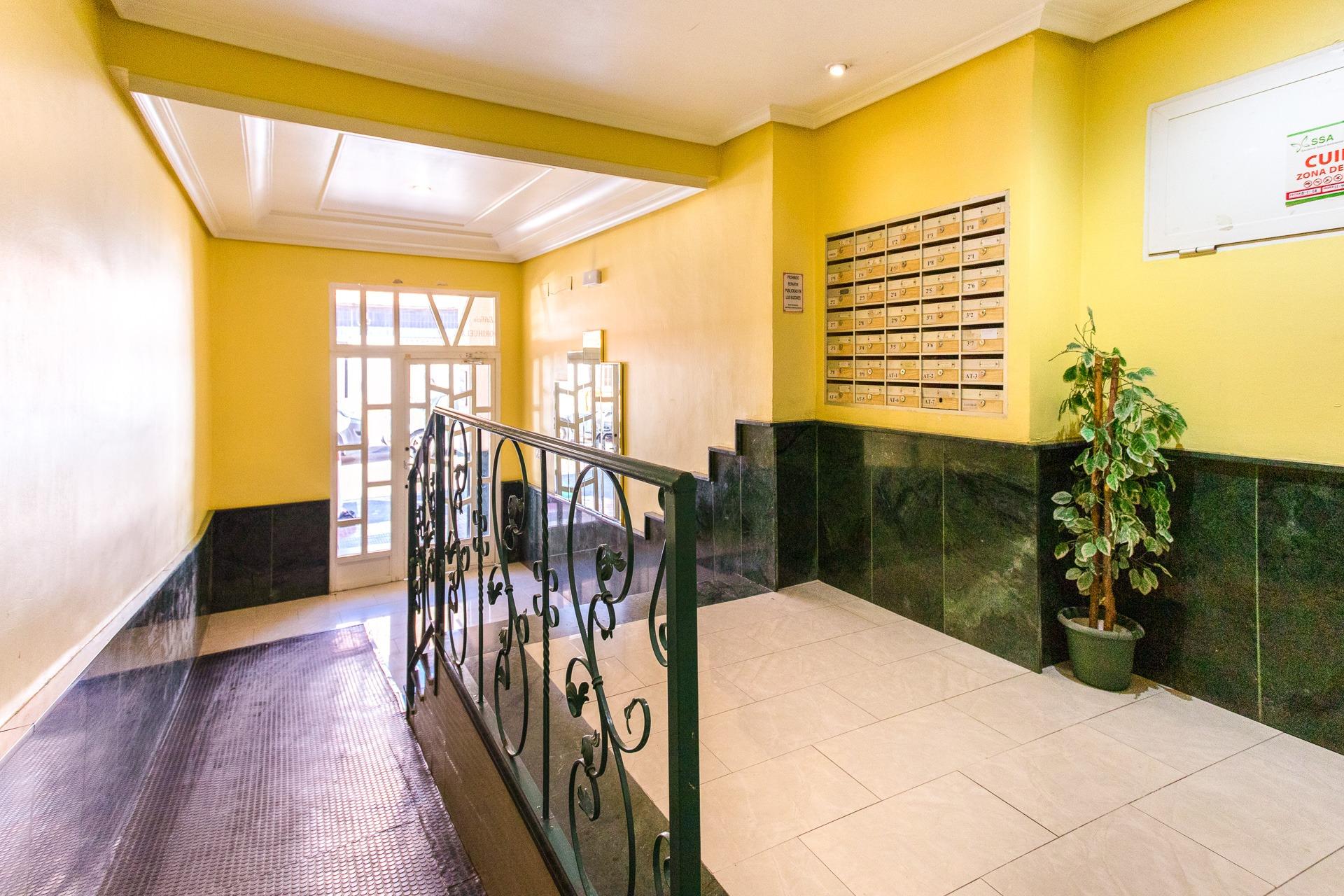 Bedroom in apartment for sale in Torrevieja