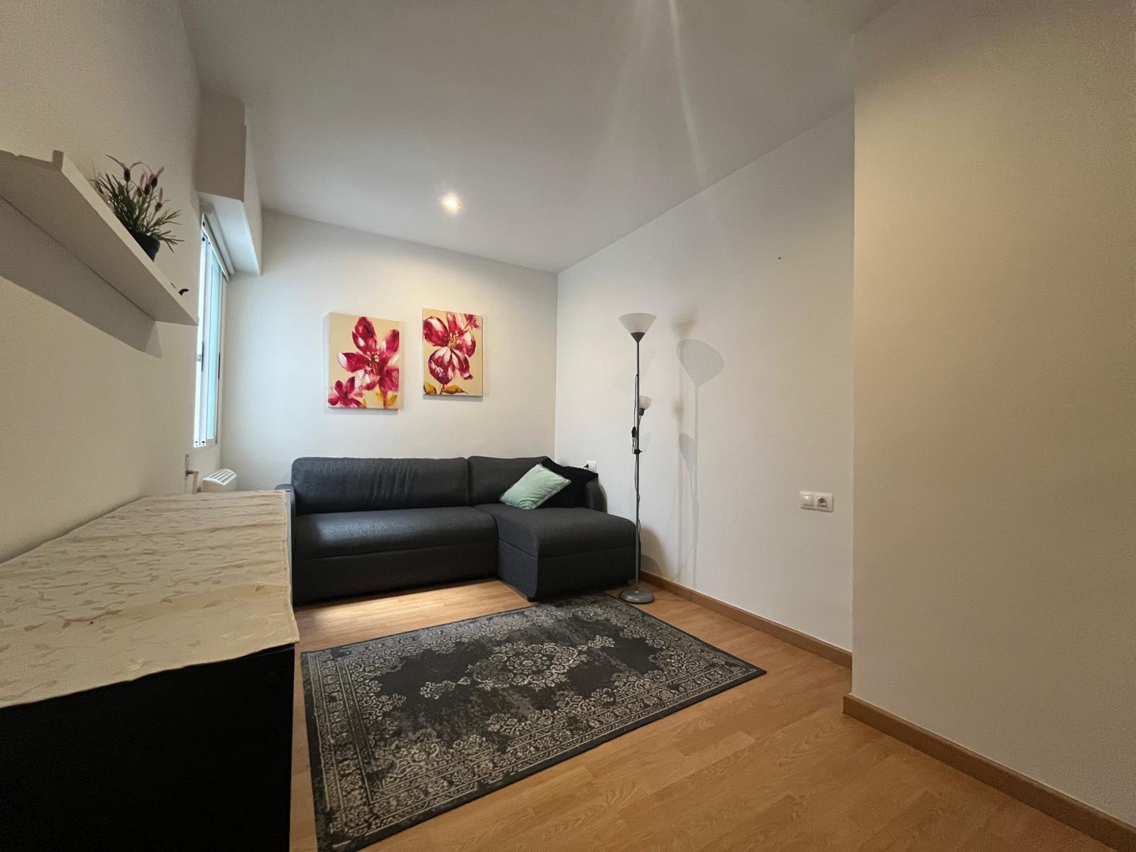 Bedroom in apartment for sale in Torrevieja