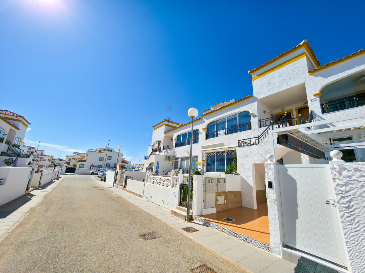 Master bedroom in apartment for sale in Vistabella Golf Entre Naranjos
