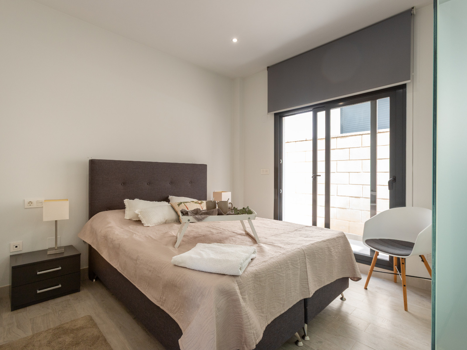 Master bedroom in villa for sale in Rojales