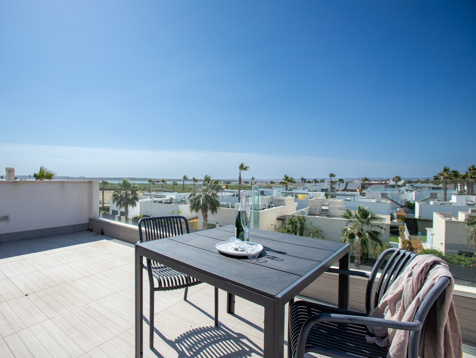 Dining area in villa for sale in Rojales