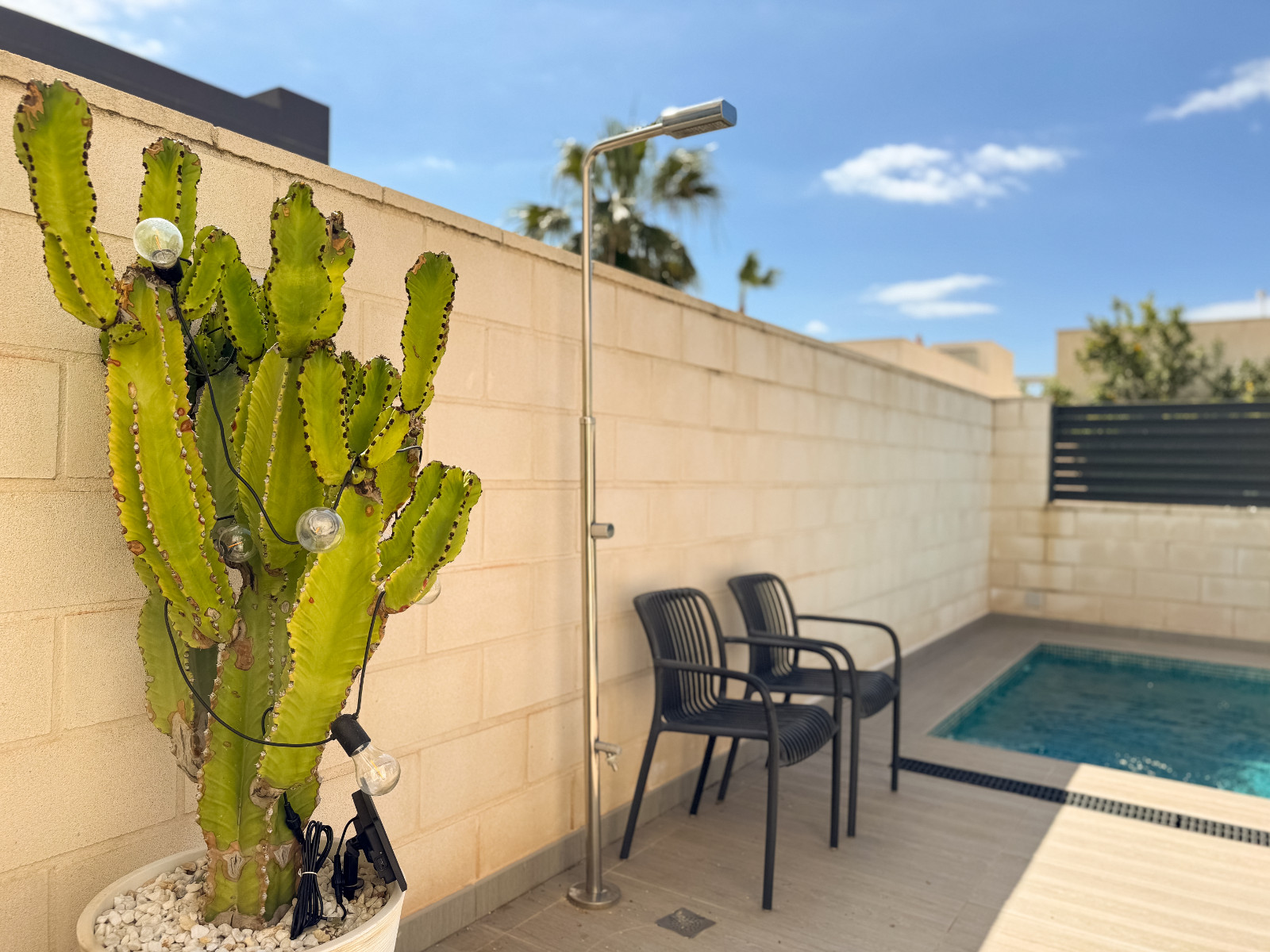 Dining area in villa for sale in Rojales