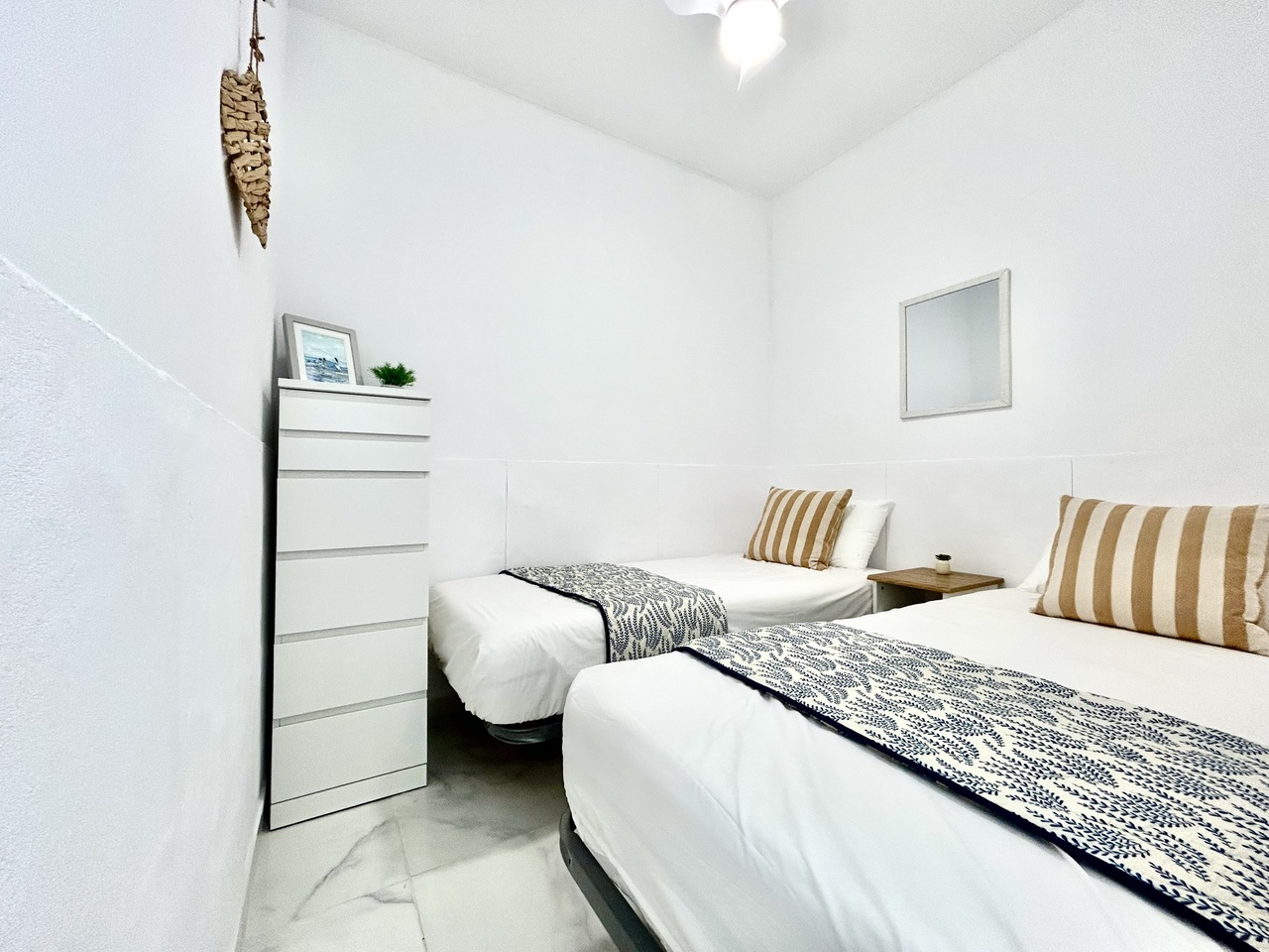 Master bedroom in apartment for sale in La Zenia