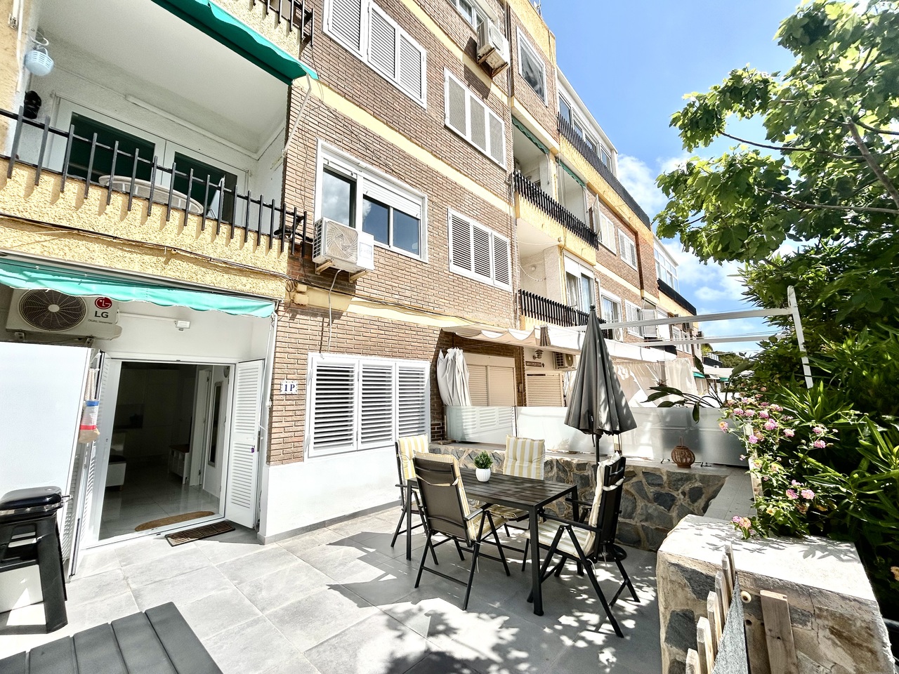 Bedroom in apartment for sale in La Zenia