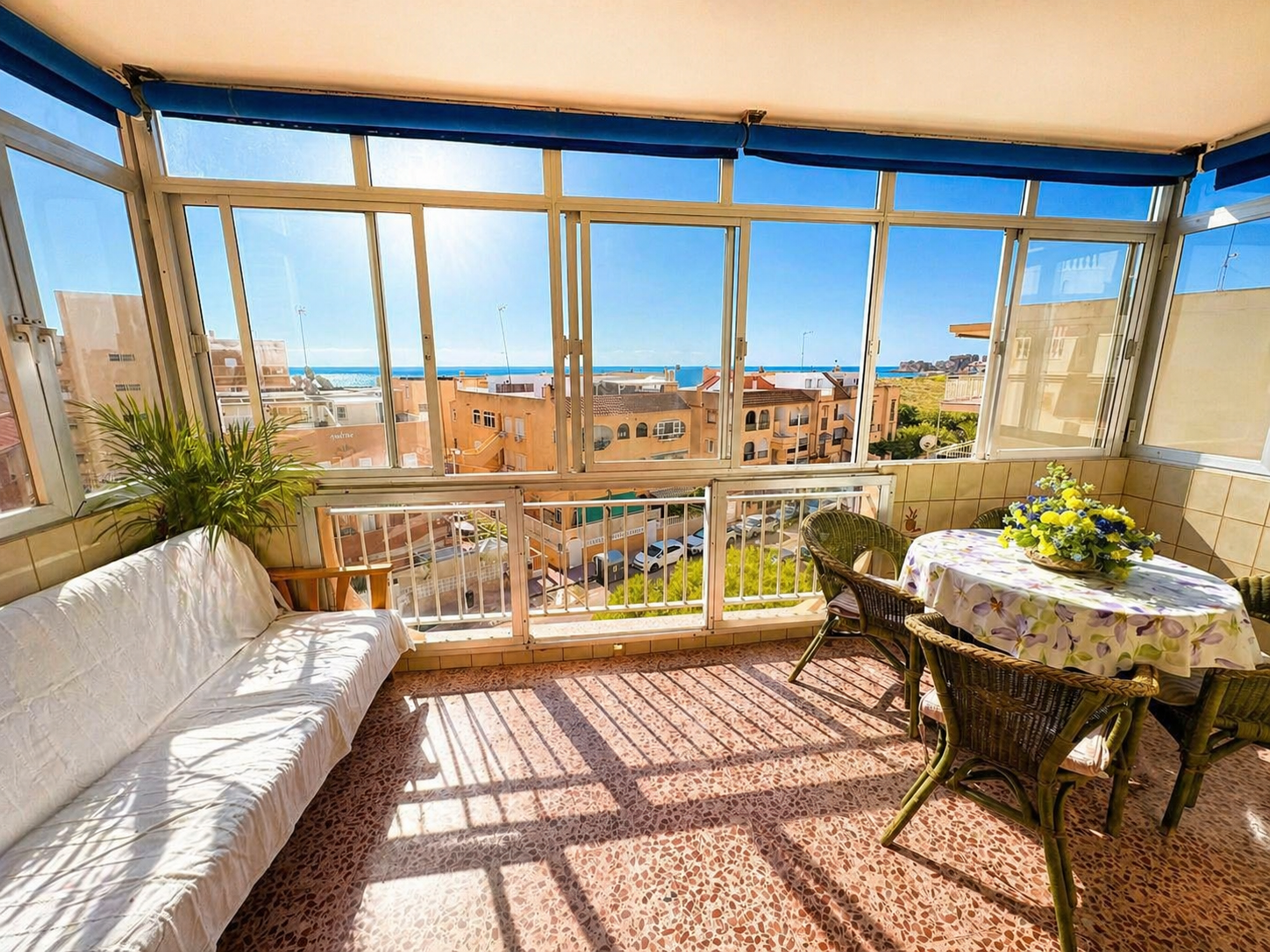 Morgunljós í Torrevieja - Stór 71 m² létt lítil í Playa de La Mata
