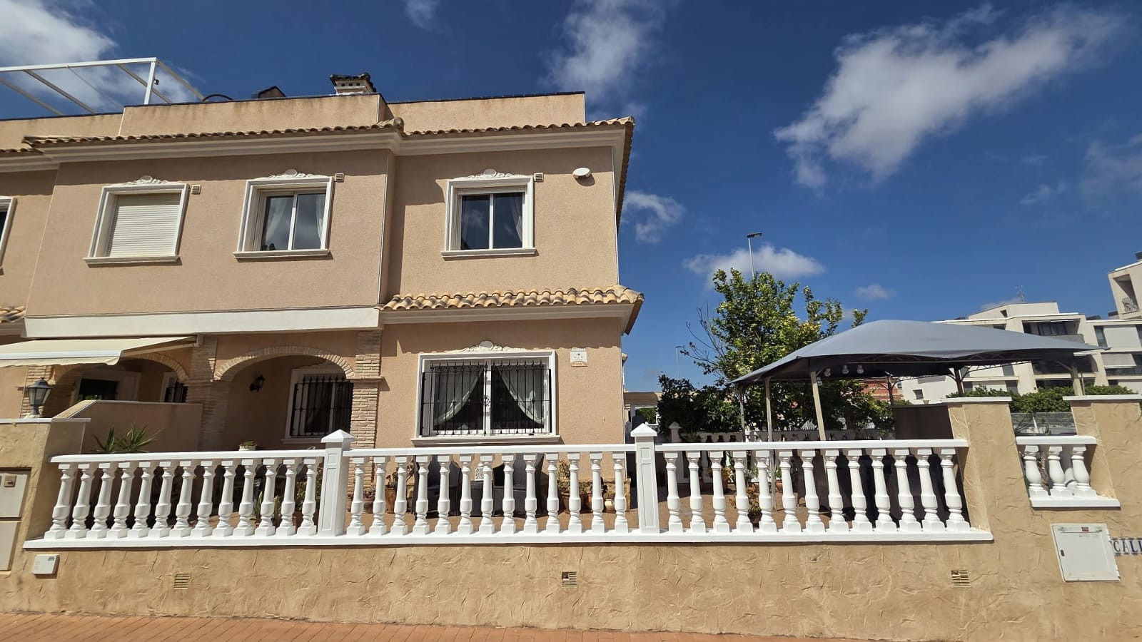 Kitchen in villa for sale in Orihuela Costa