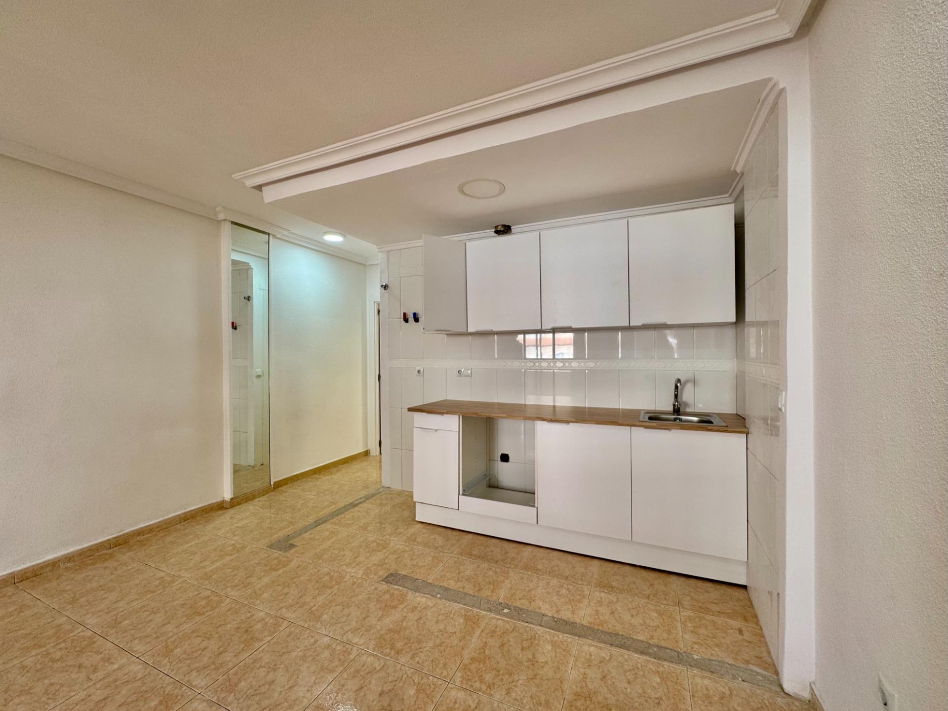 Kitchen in apartment for sale in Torrevieja