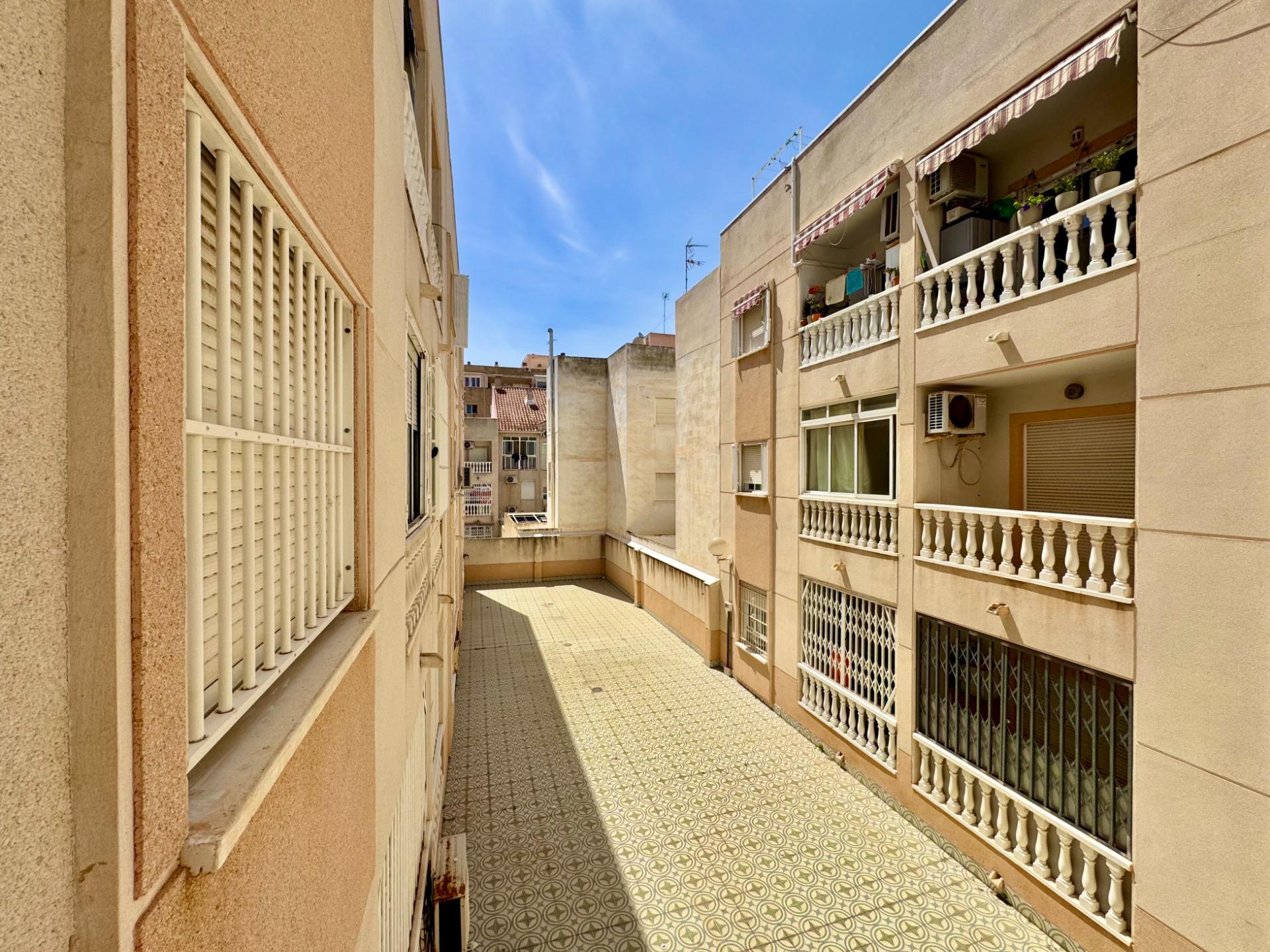 Master bedroom in apartment for sale in Torrevieja