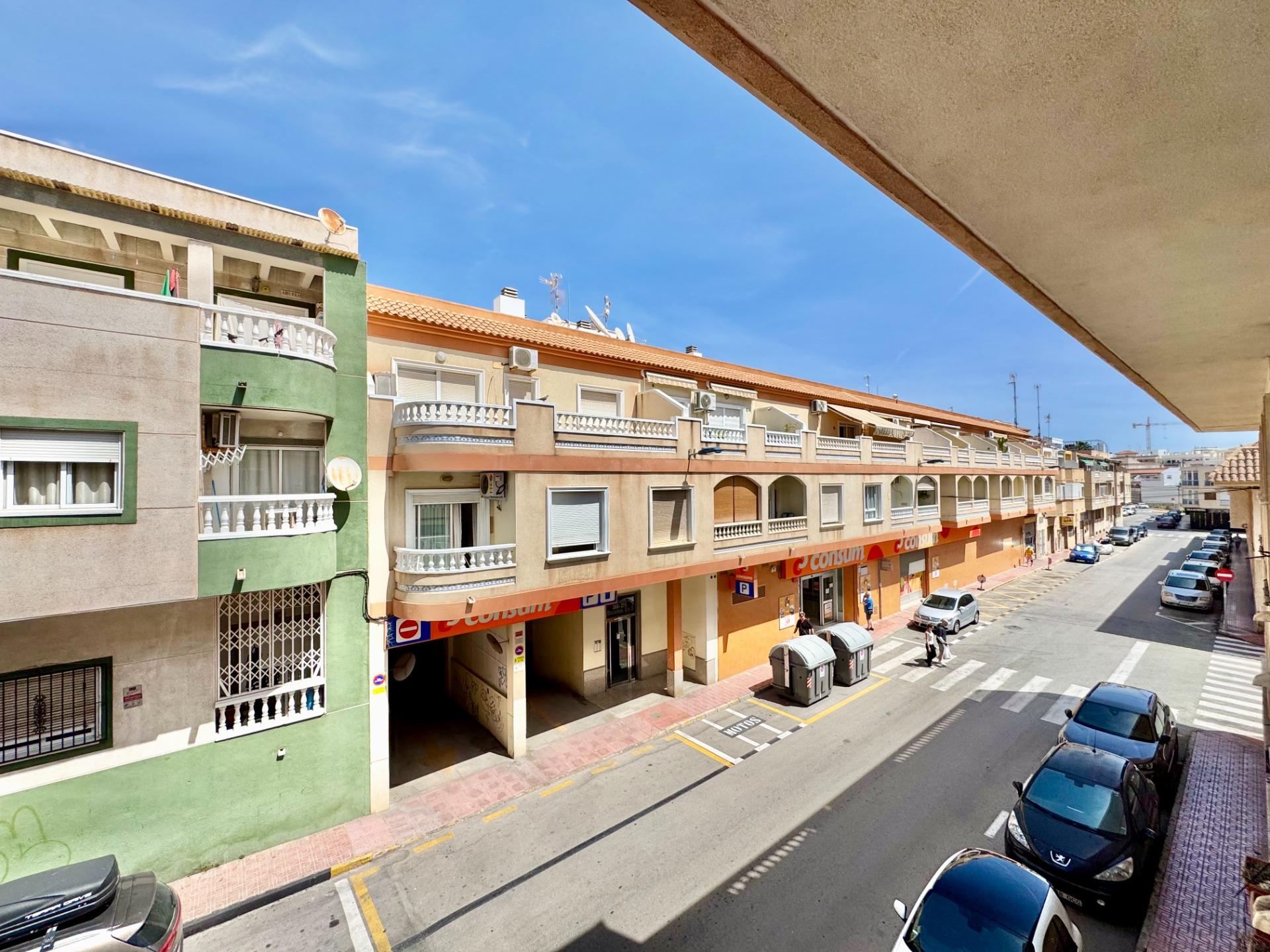 Terrace in apartment for sale in Torrevieja