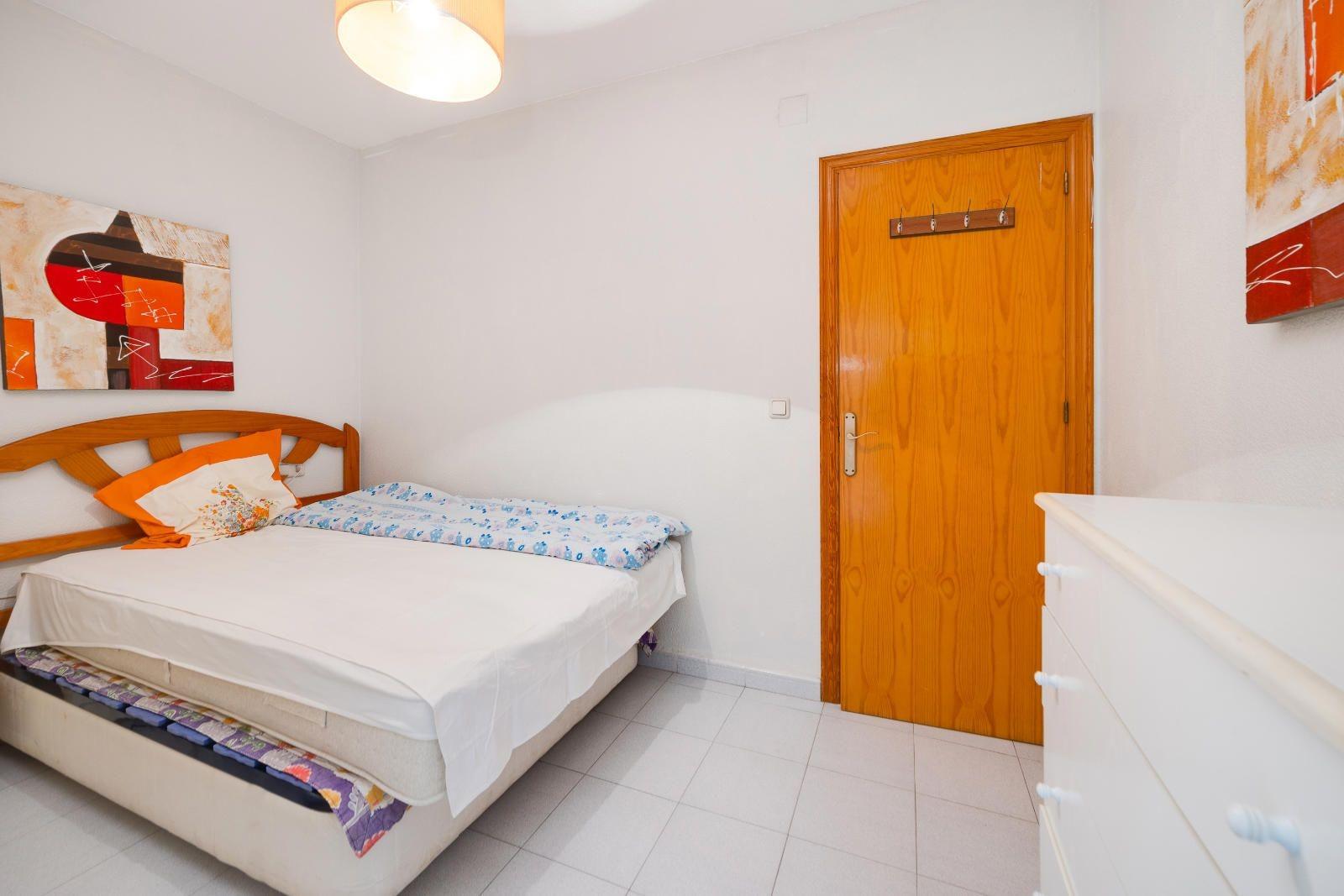 Bedroom in apartment for sale in Torrevieja