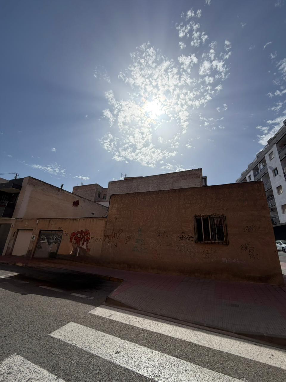 160 m² Gróður á Torreviejá – Fjölbreyttar Byggingarhugmyndir á Vinsælum Stað