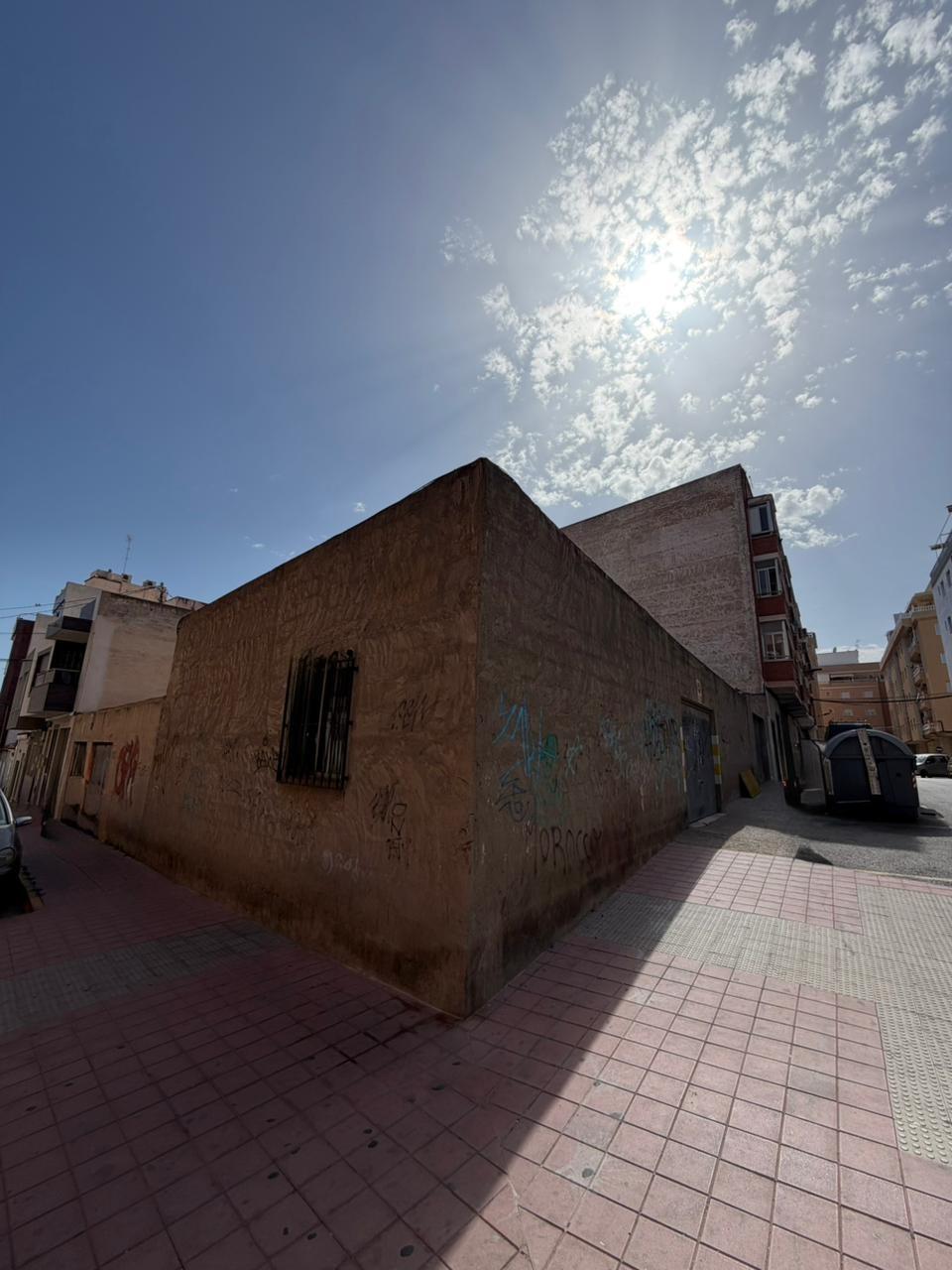 160 m² Gróður á Torreviejá – Fjölbreyttar Byggingarhugmyndir á Vinsælum Stað