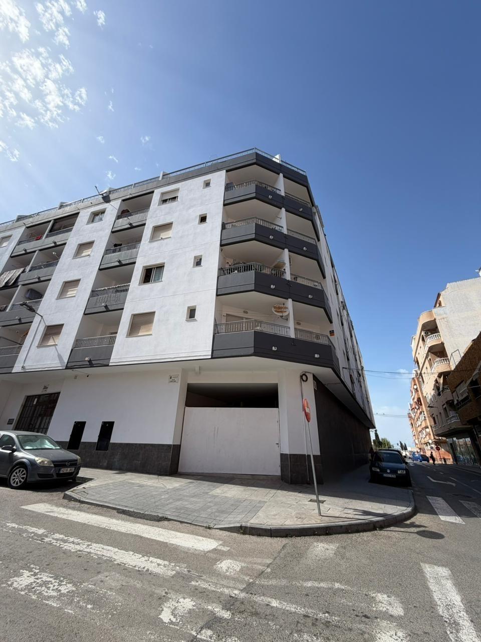 160 m² Gróður á Torreviejá – Fjölbreyttar Byggingarhugmyndir á Vinsælum Stað