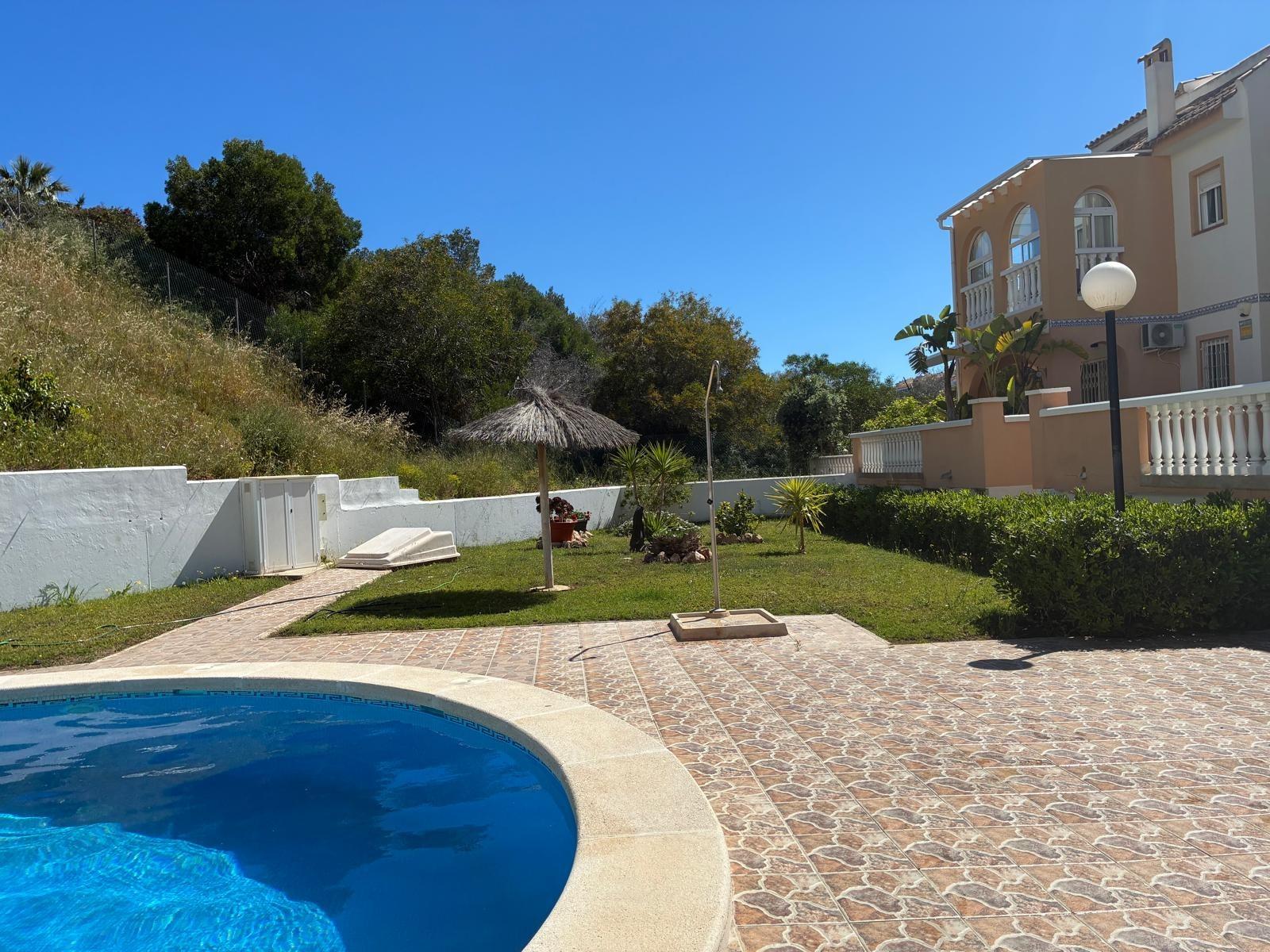 Bungalow Renovado com Amplo Terreno a Poucos Passos da Praia de La Mata