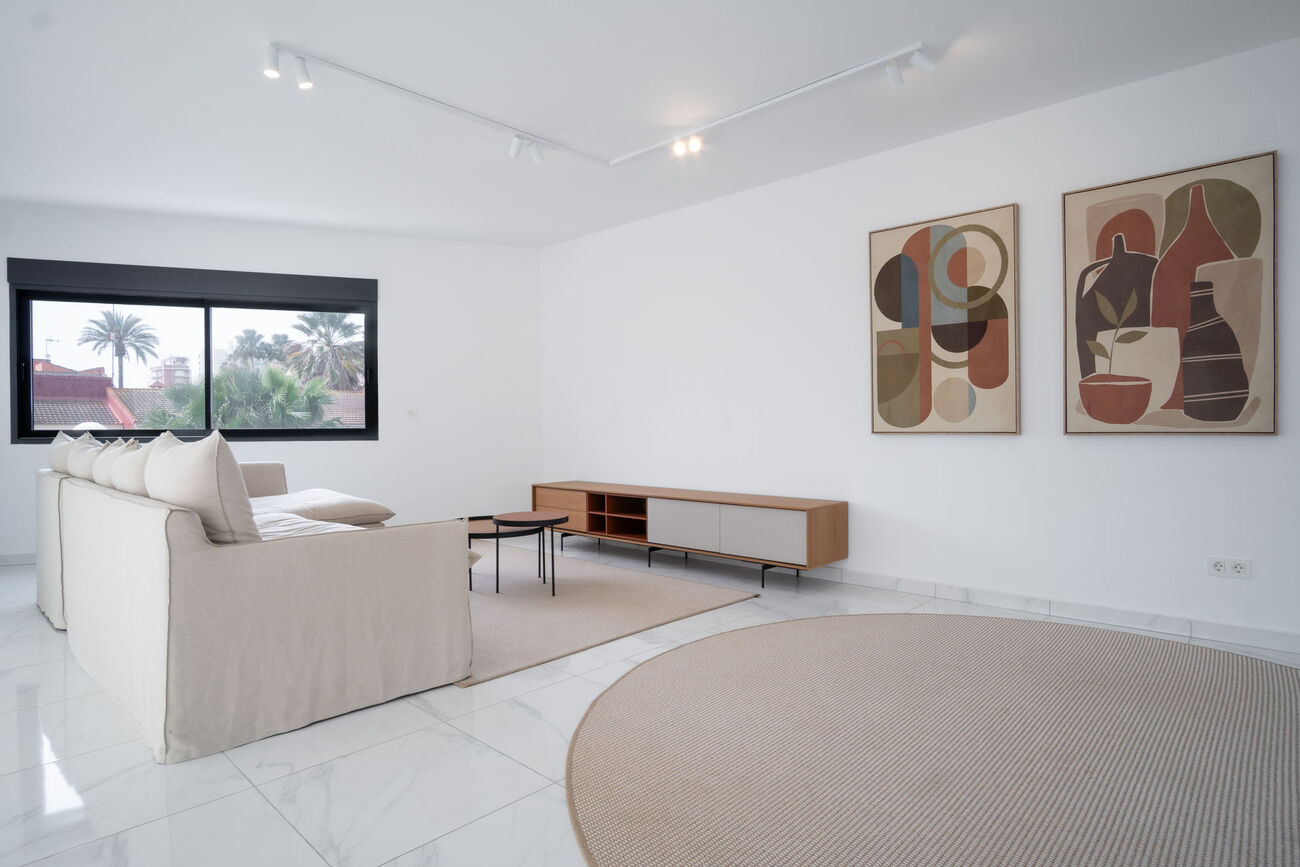 Bedroom in villa for sale in Torrevieja
