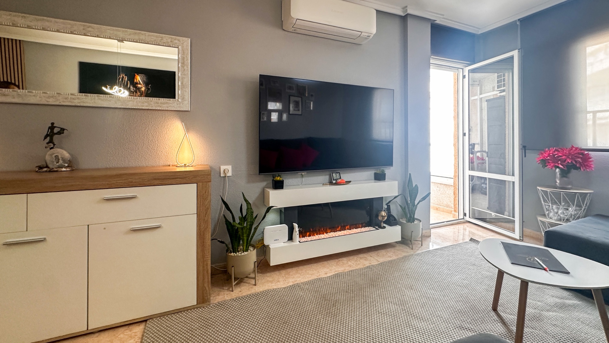 Bedroom in apartment for sale in Torrevieja