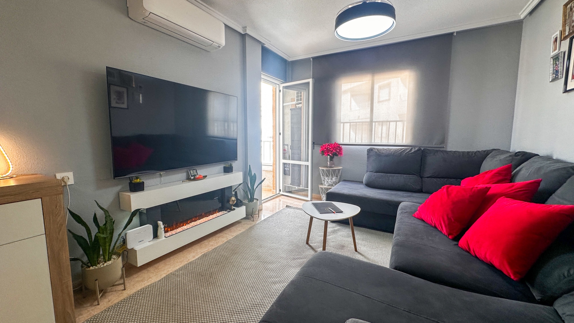 Master bedroom in apartment for sale in Torrevieja