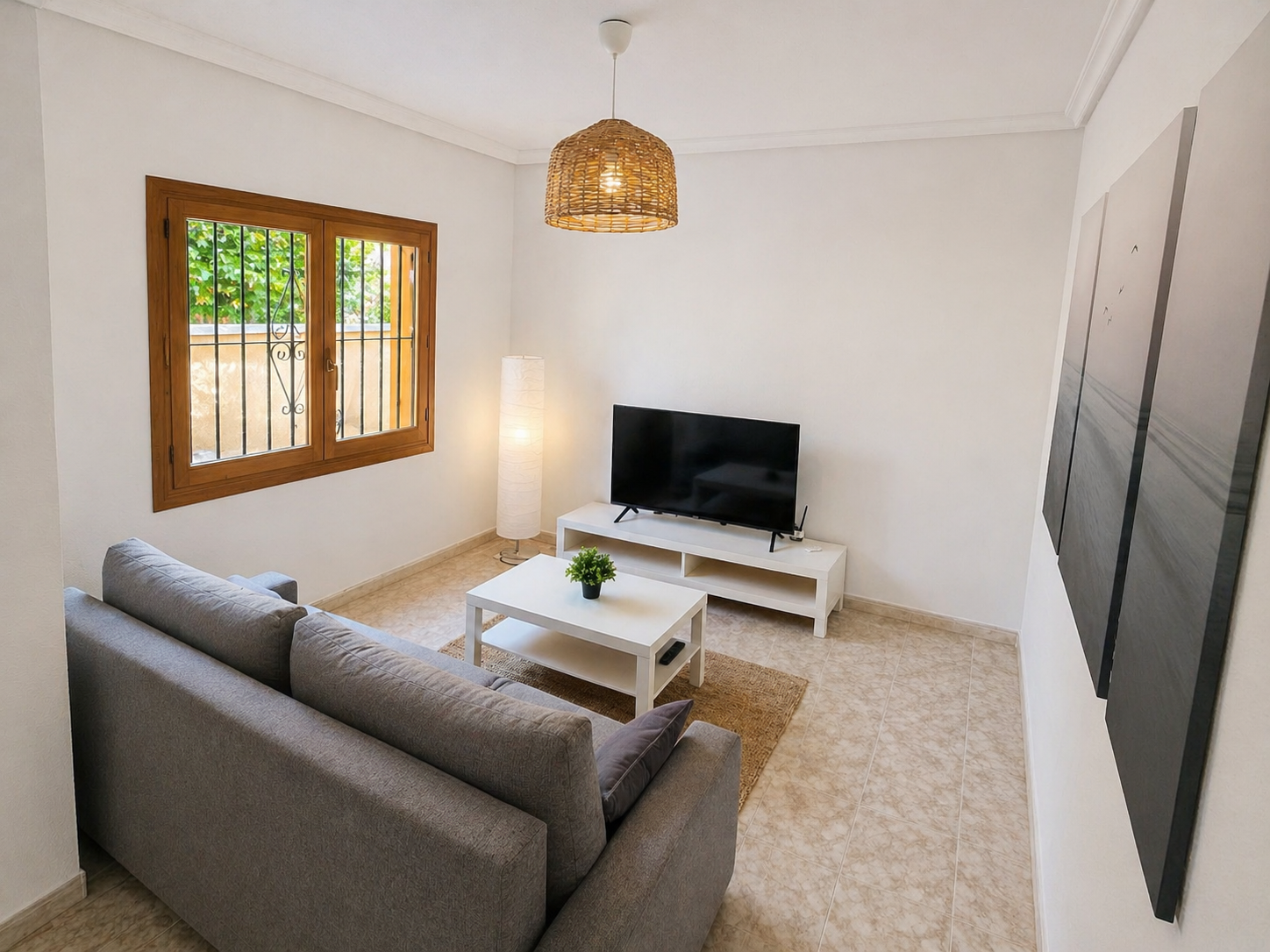 Täydellinen pihamaa-asunto Playa Flamenca -alueella | Real Estate by Gardewik
