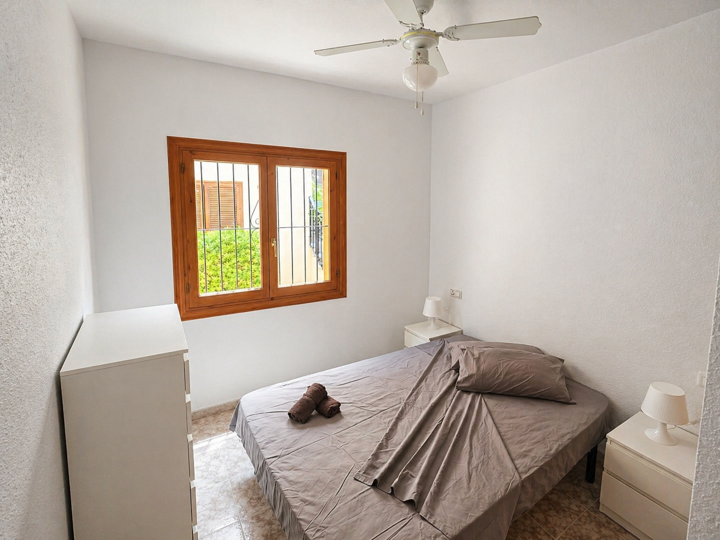 Bedroom in apartment for sale in Orihuela Costa