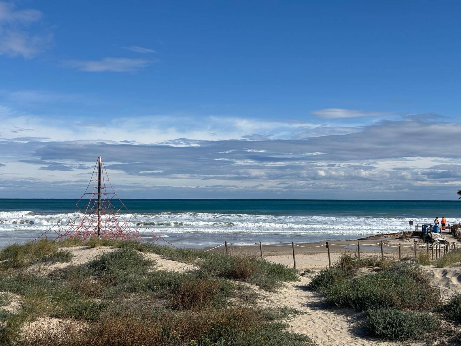 Bedroom in apartment for sale in Cabo Roig
