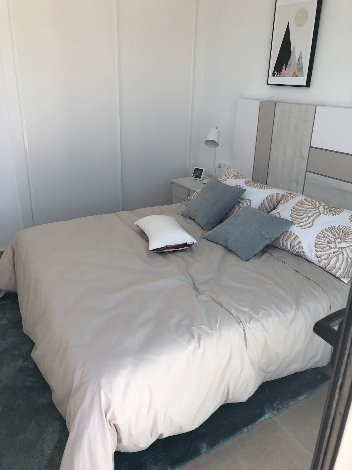 Bedroom in villa for sale in Benijofar