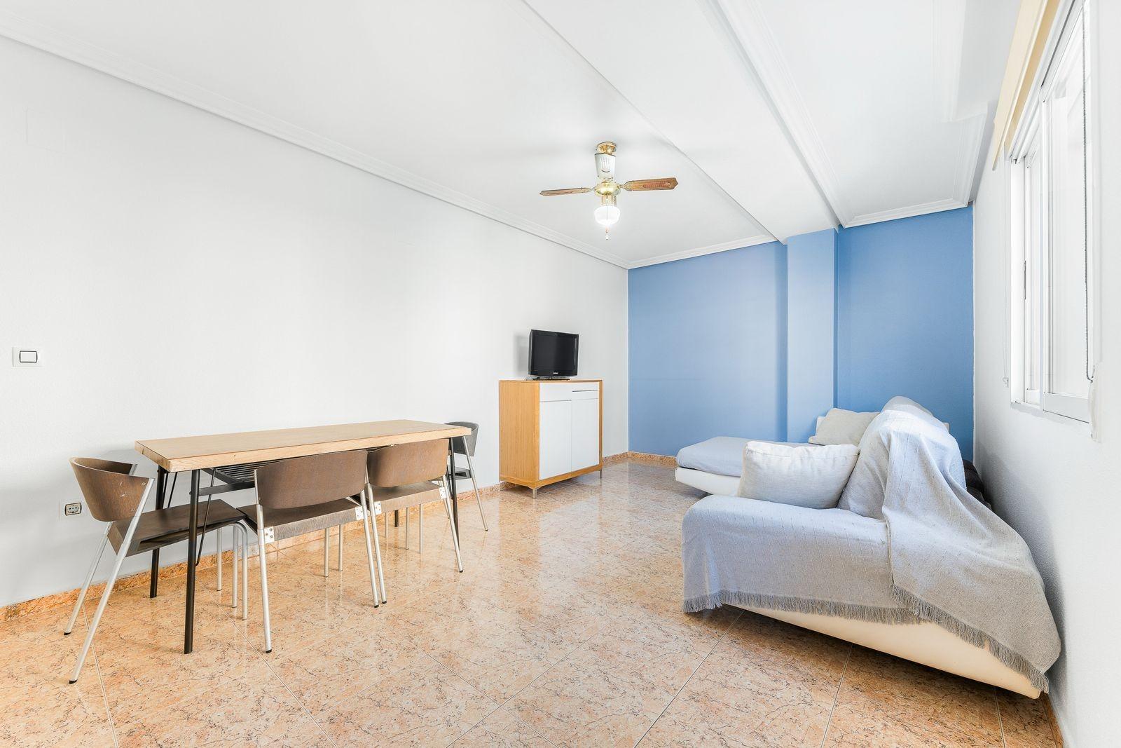 Bedroom in apartment for sale in Torrevieja