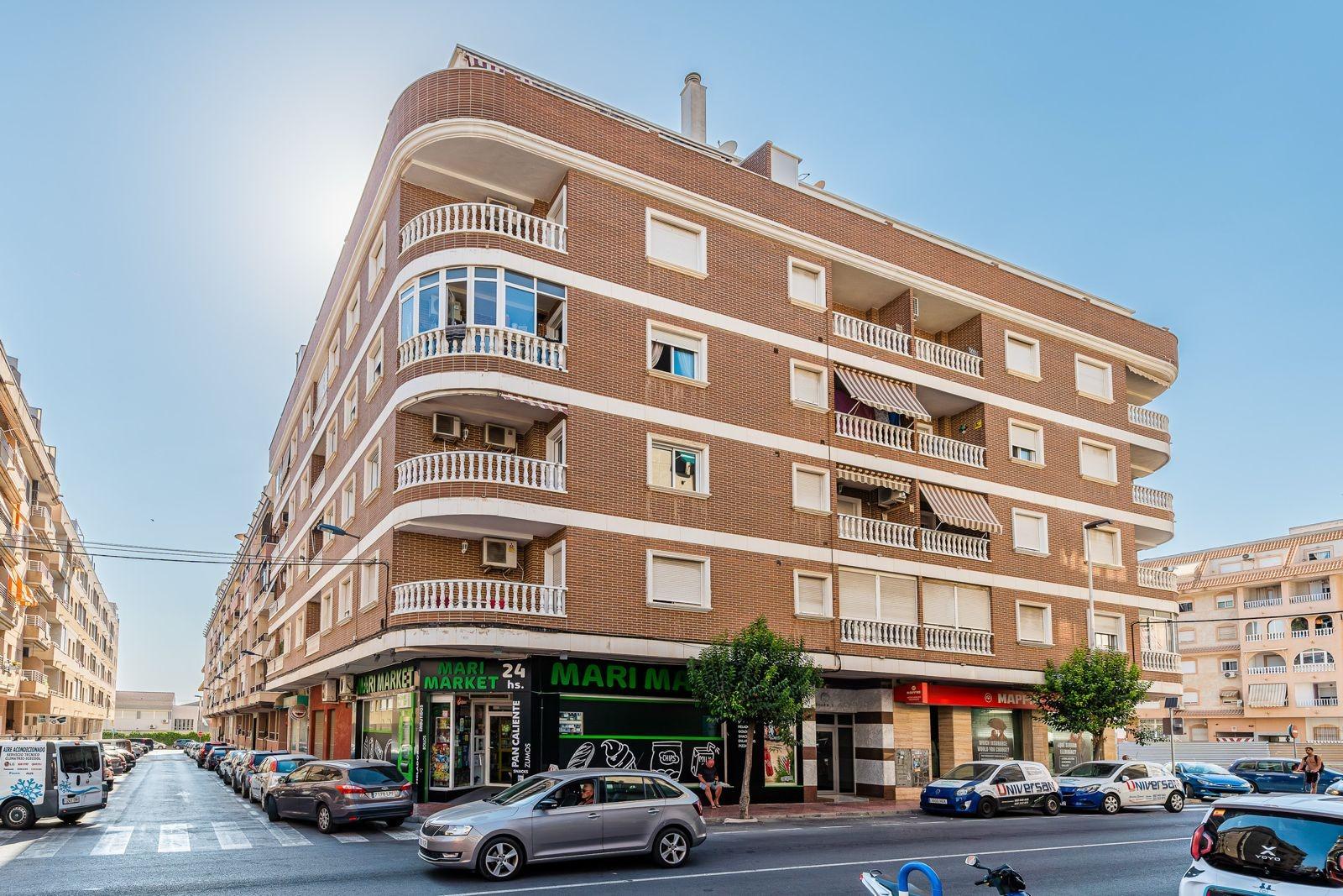 Pool area in apartment for sale in Torrevieja