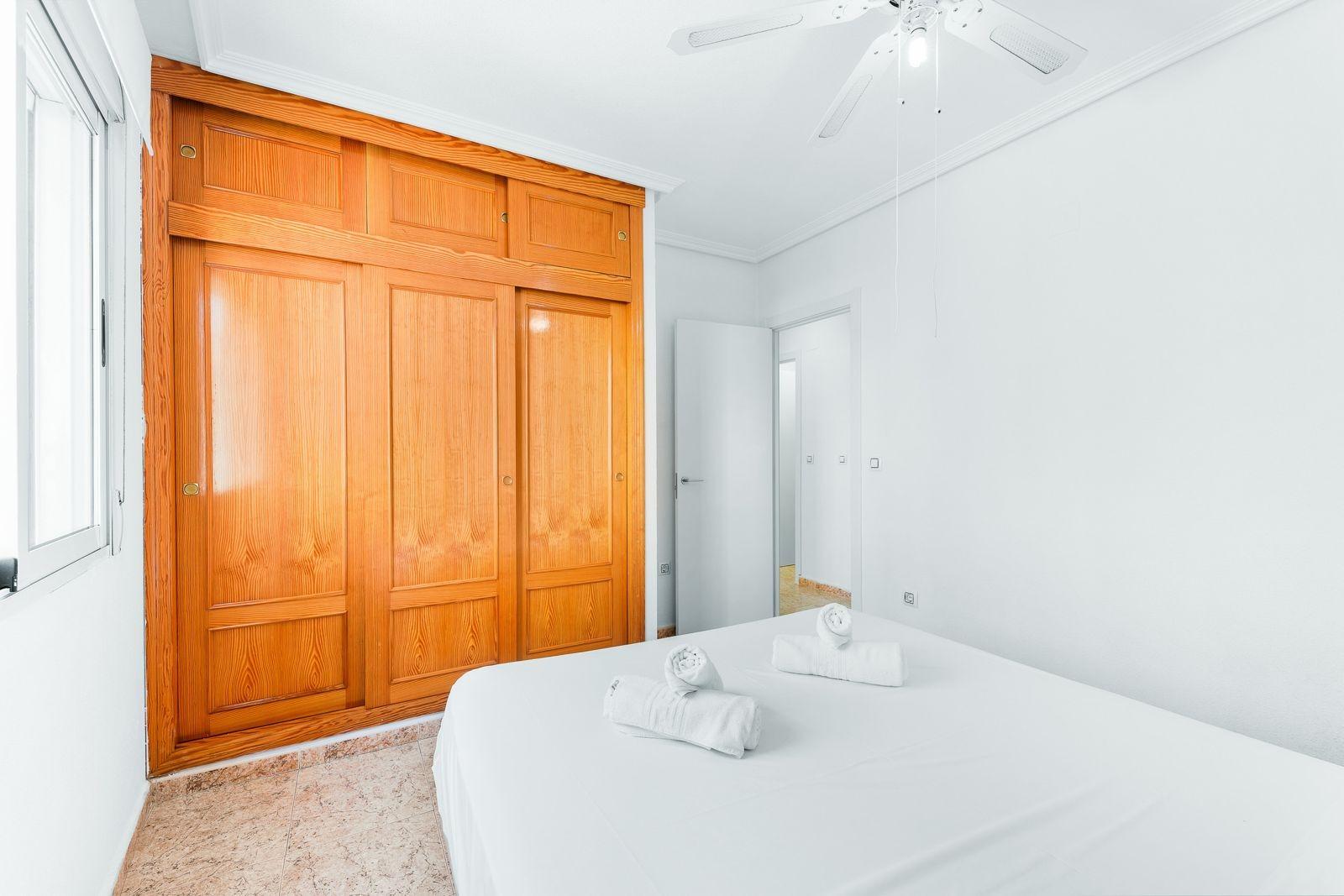 Bedroom in apartment for sale in Torrevieja