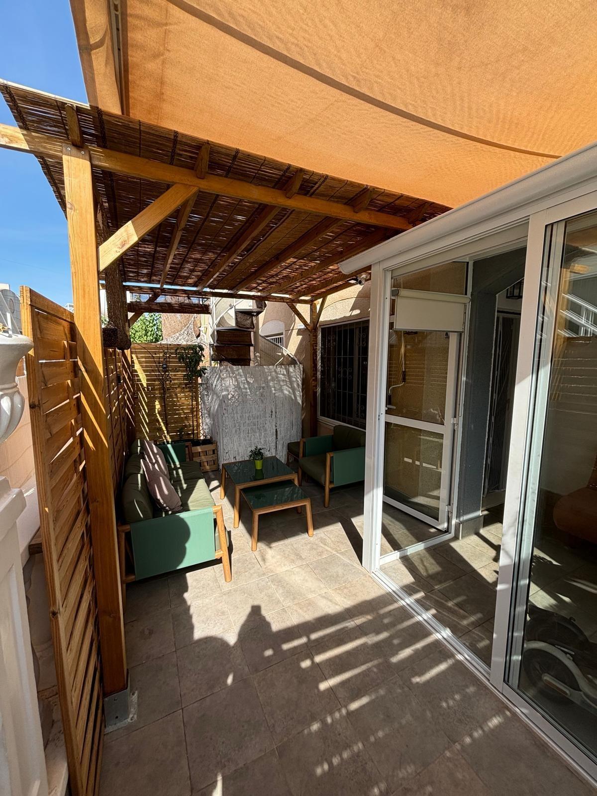 Terrace in bungalow for sale in Torrevieja