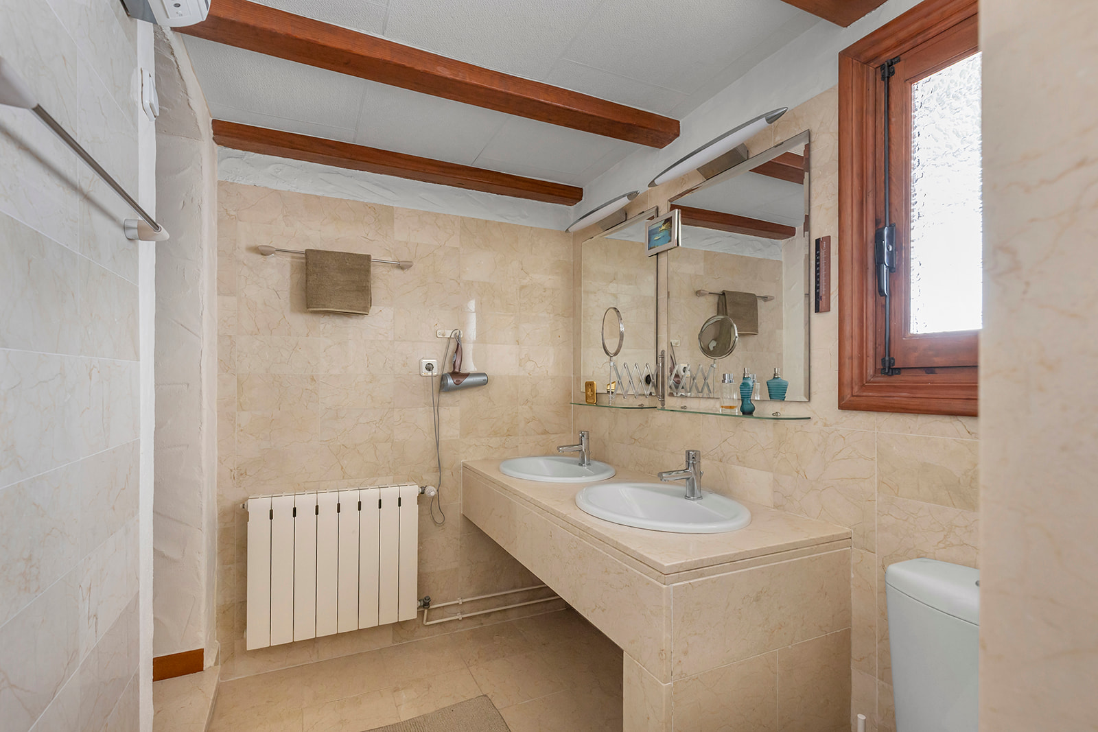 Master bedroom in villa for sale in Orihuela