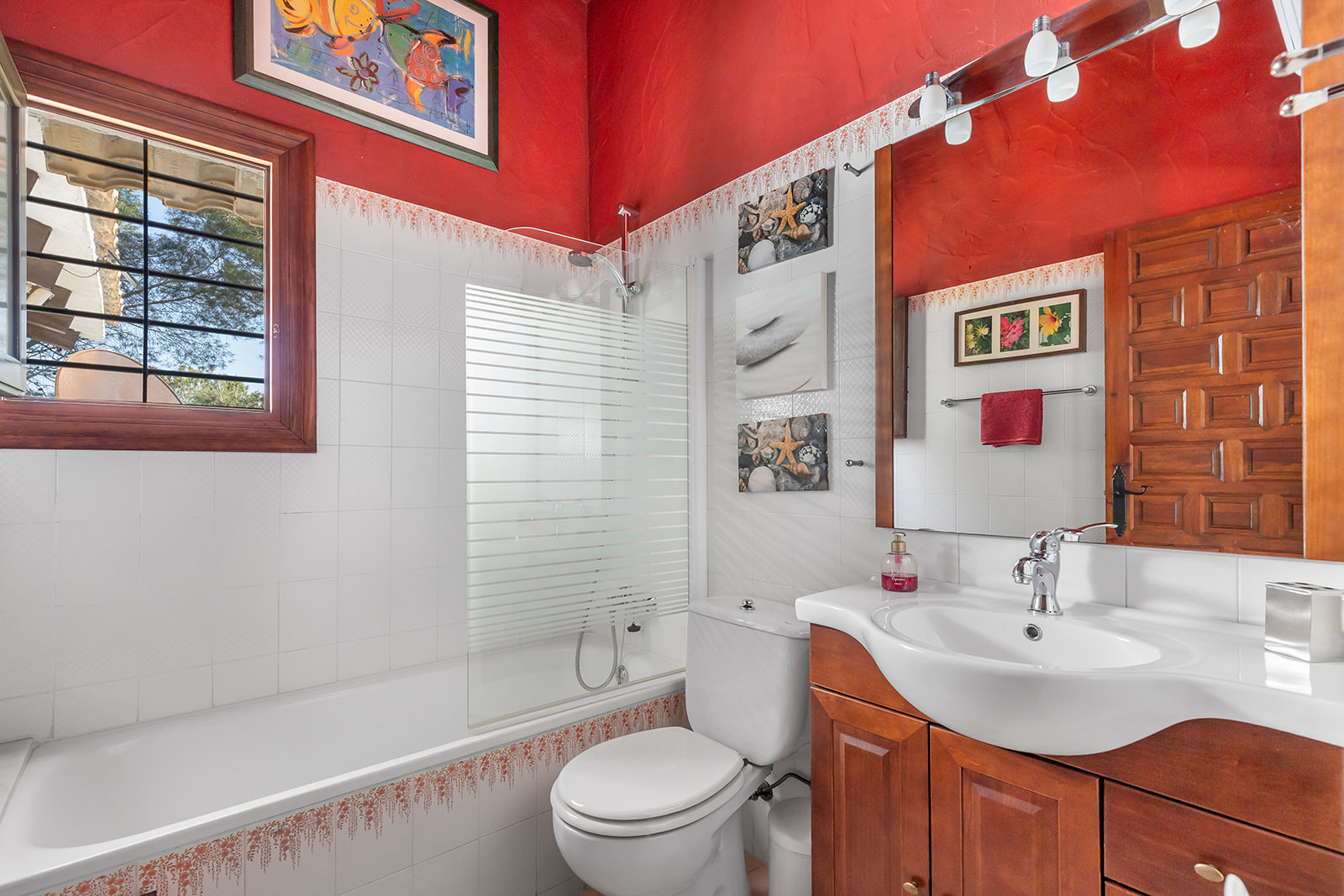 Bedroom in villa for sale in Orihuela