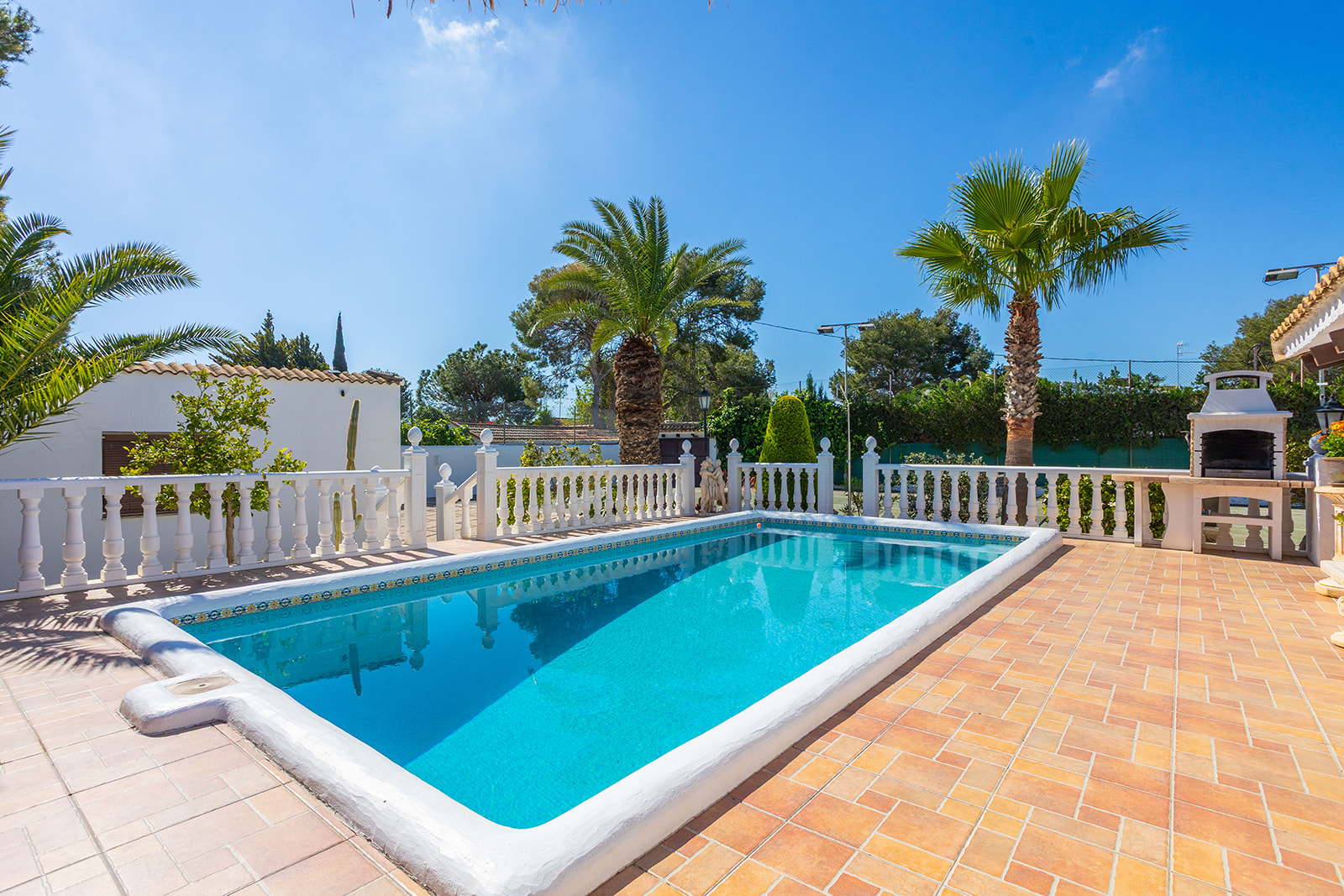 Bedroom in villa for sale in Orihuela