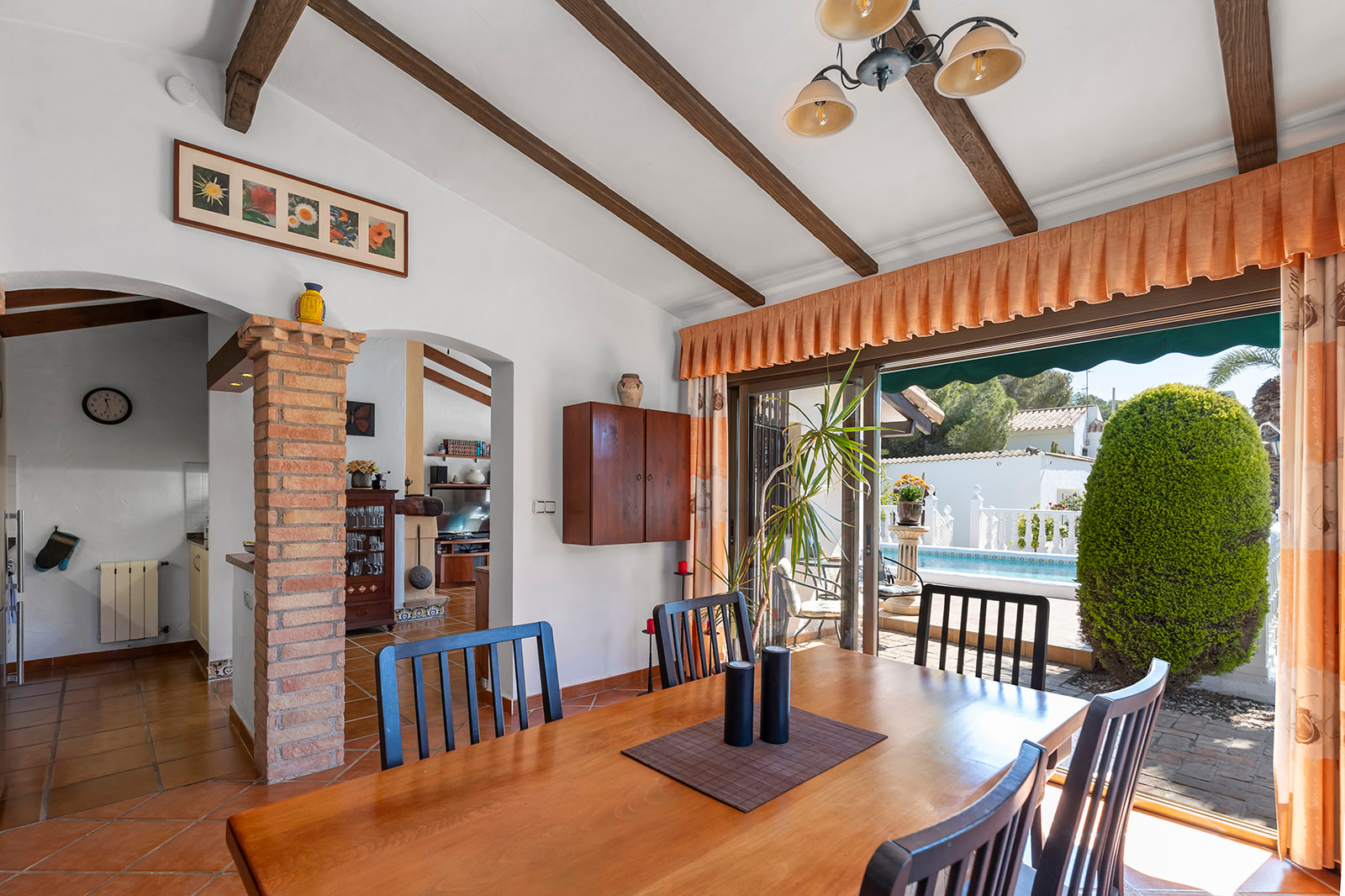 Bedroom in villa for sale in Orihuela
