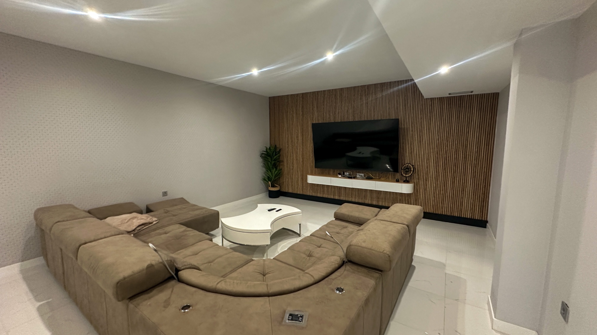 Master bedroom in villa for sale in Orihuela Costa