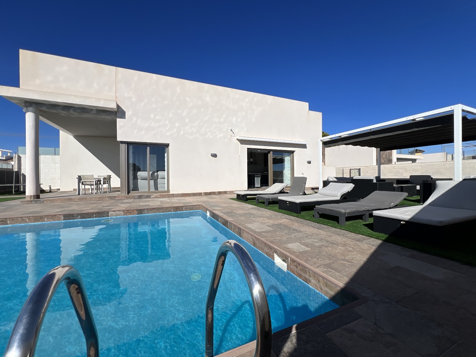 Bedroom in villa for sale in Orihuela Costa