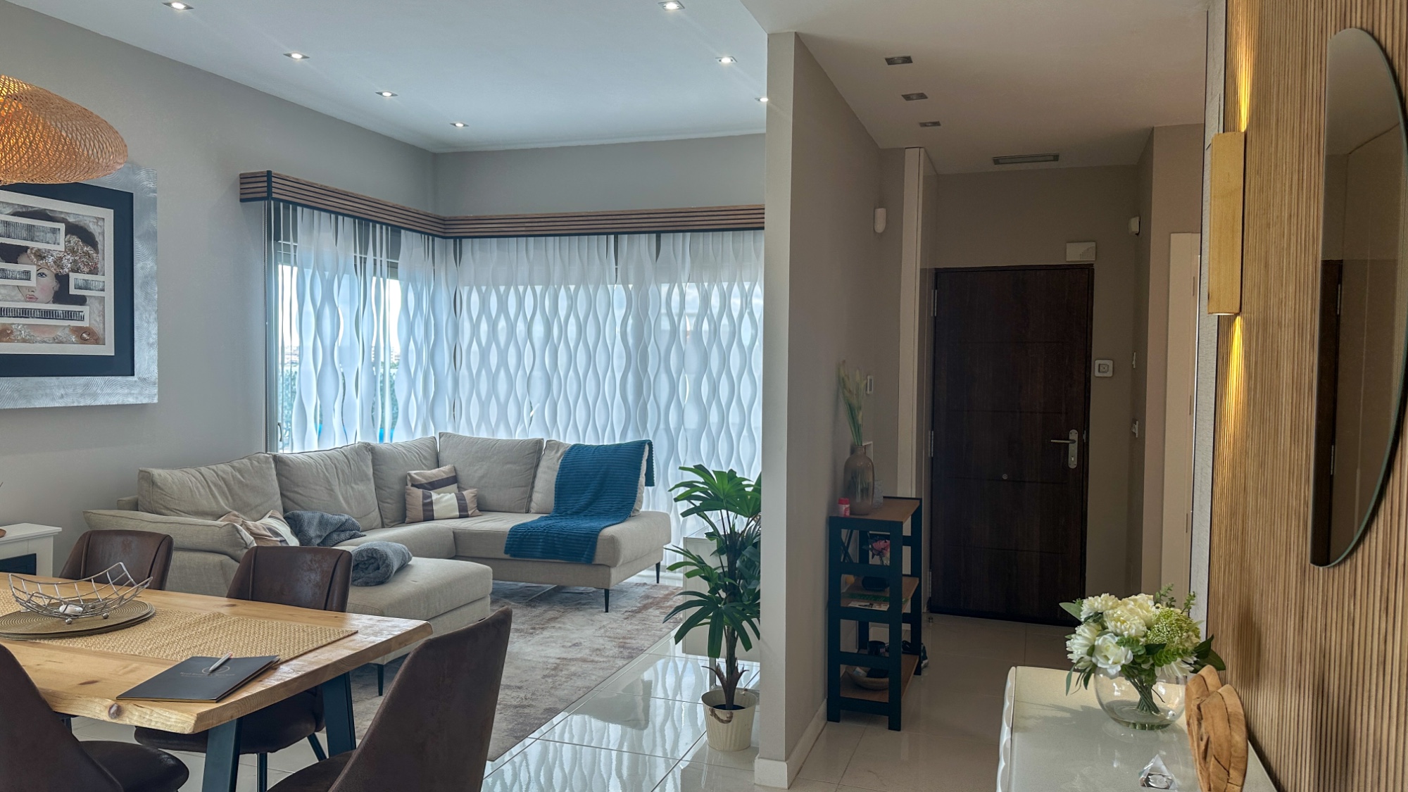 Dining area in villa for sale in Orihuela Costa
