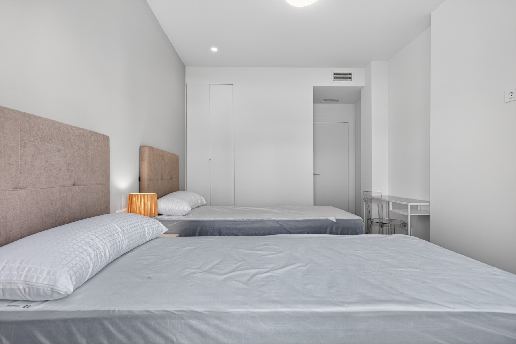 Master bedroom in apartment for sale in Guardamar del Segura