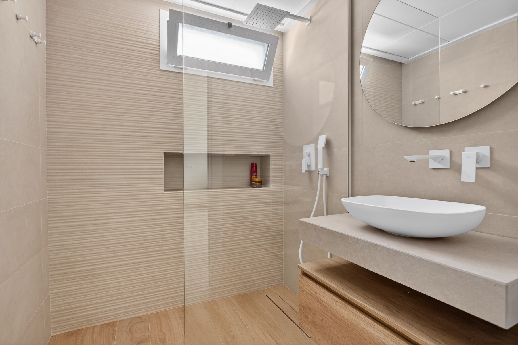 Bathroom in apartment for sale in Guardamar del Segura