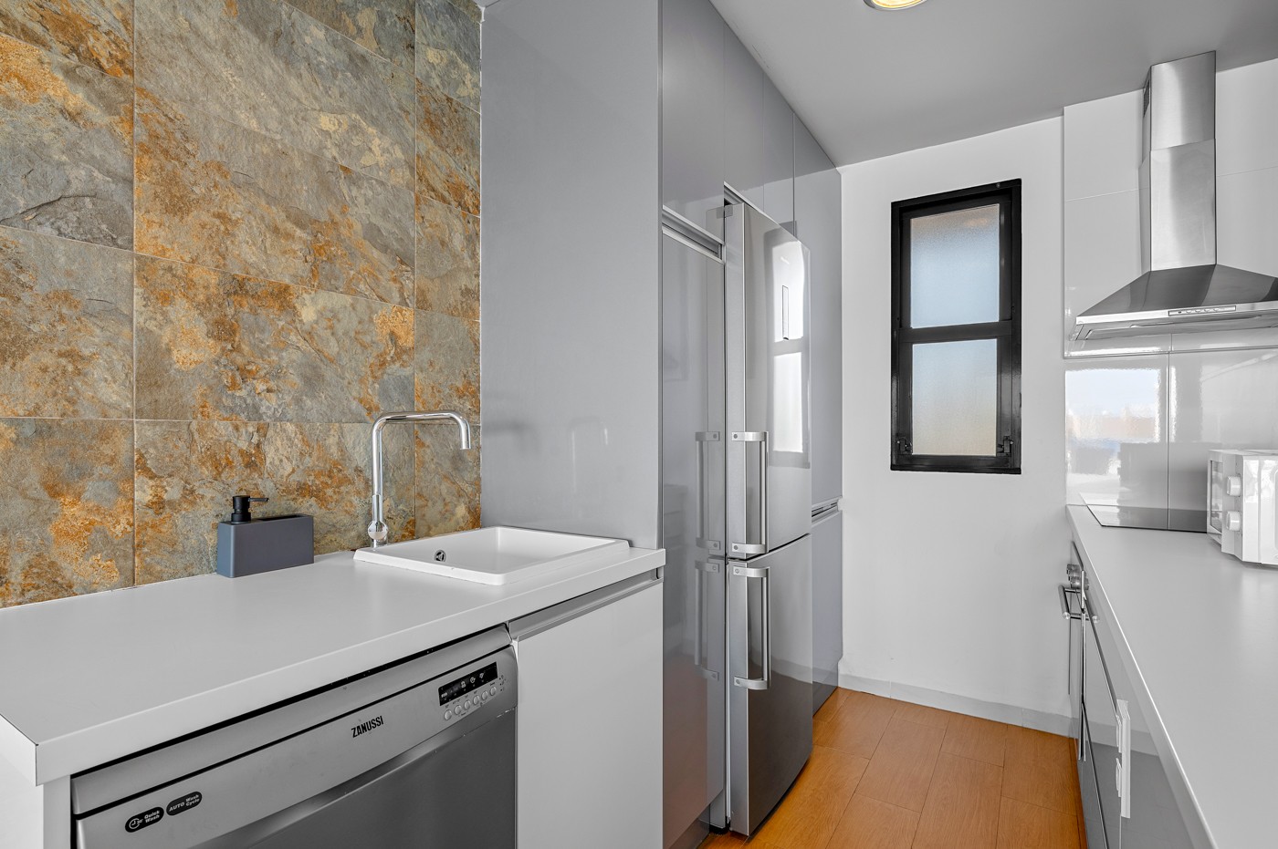 Bedroom in apartment for sale in Orihuela Costa