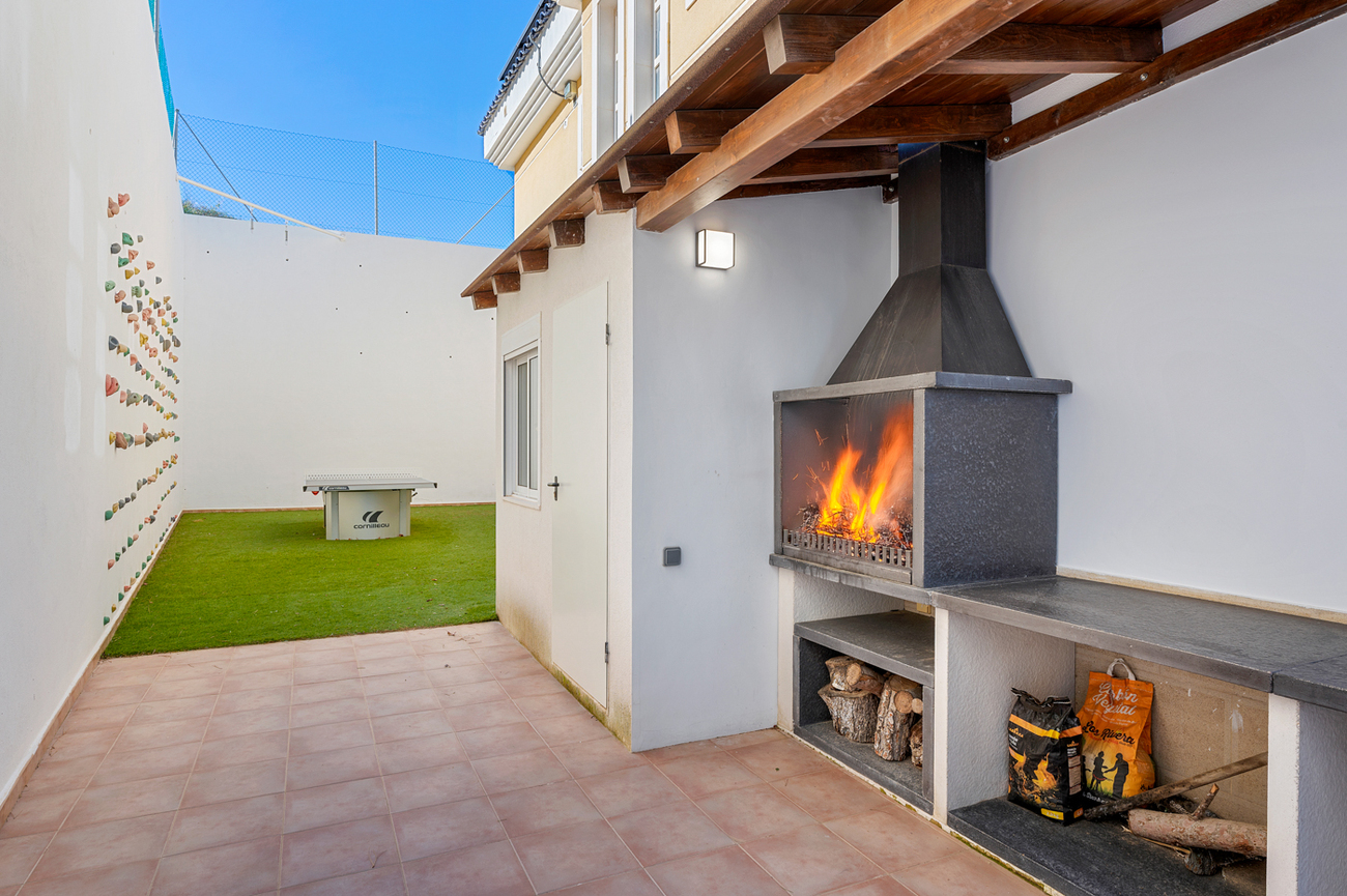 Living room in villa for sale in Ciudad De Las Comunicaciones