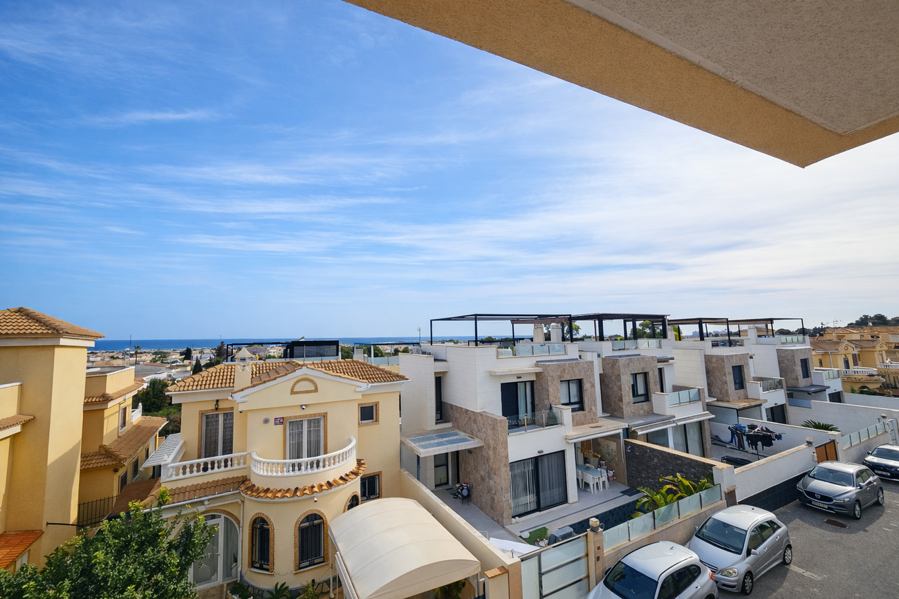 Bedroom in apartment for sale in Lomas de Caboroig