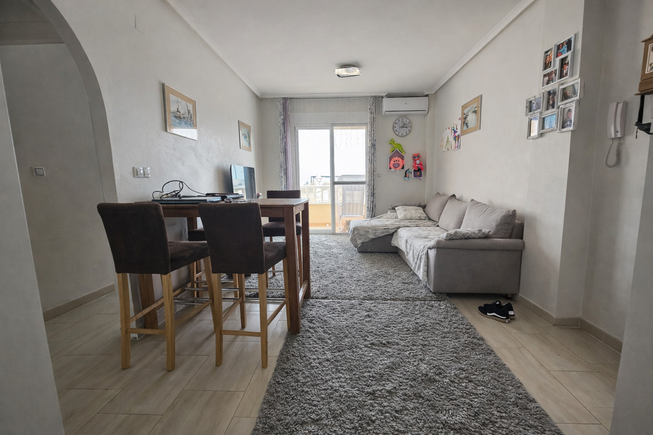 Dining area in apartment for sale in Lomas de Caboroig