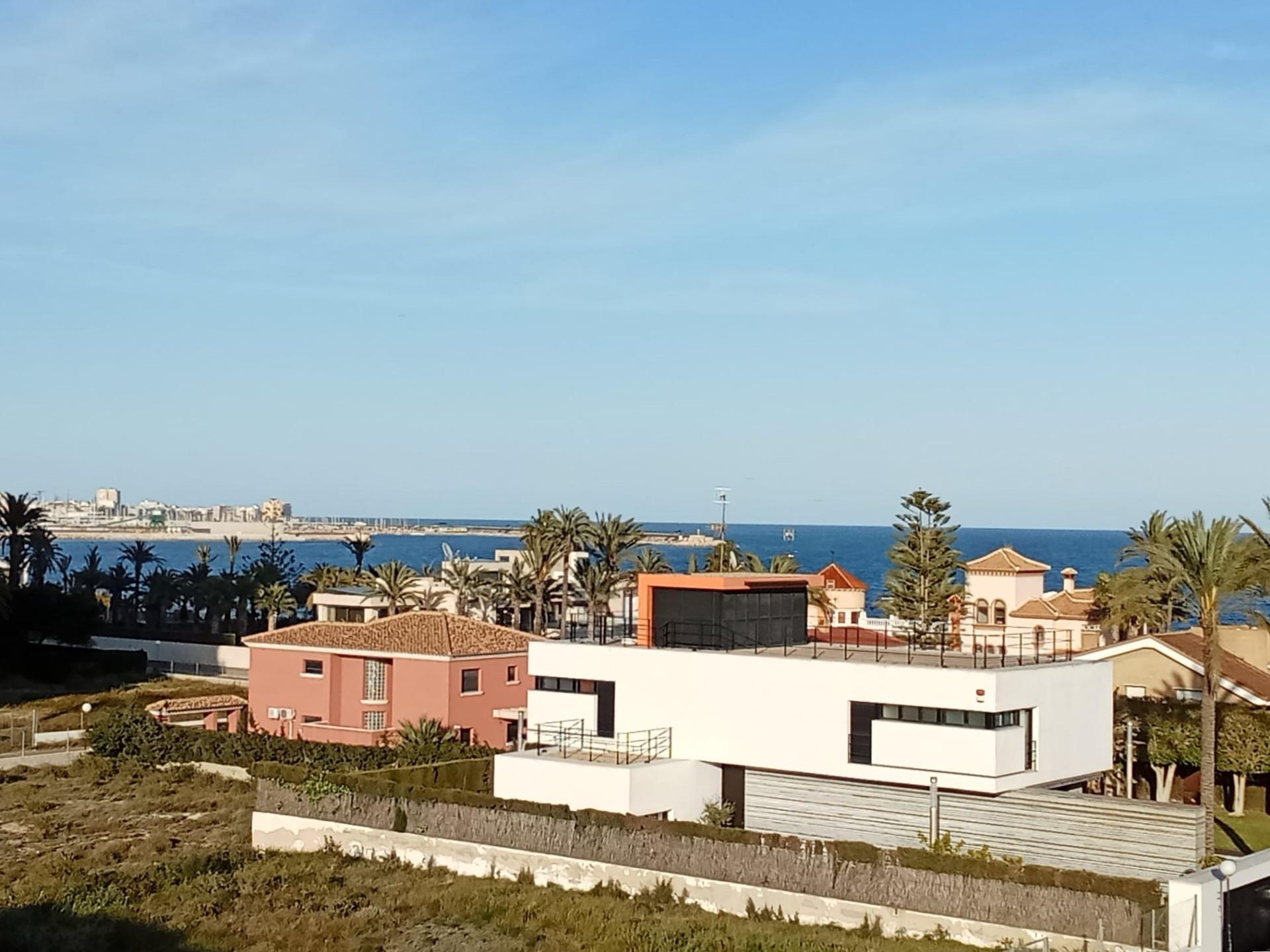 Garden in penthouse for sale in Torrevieja