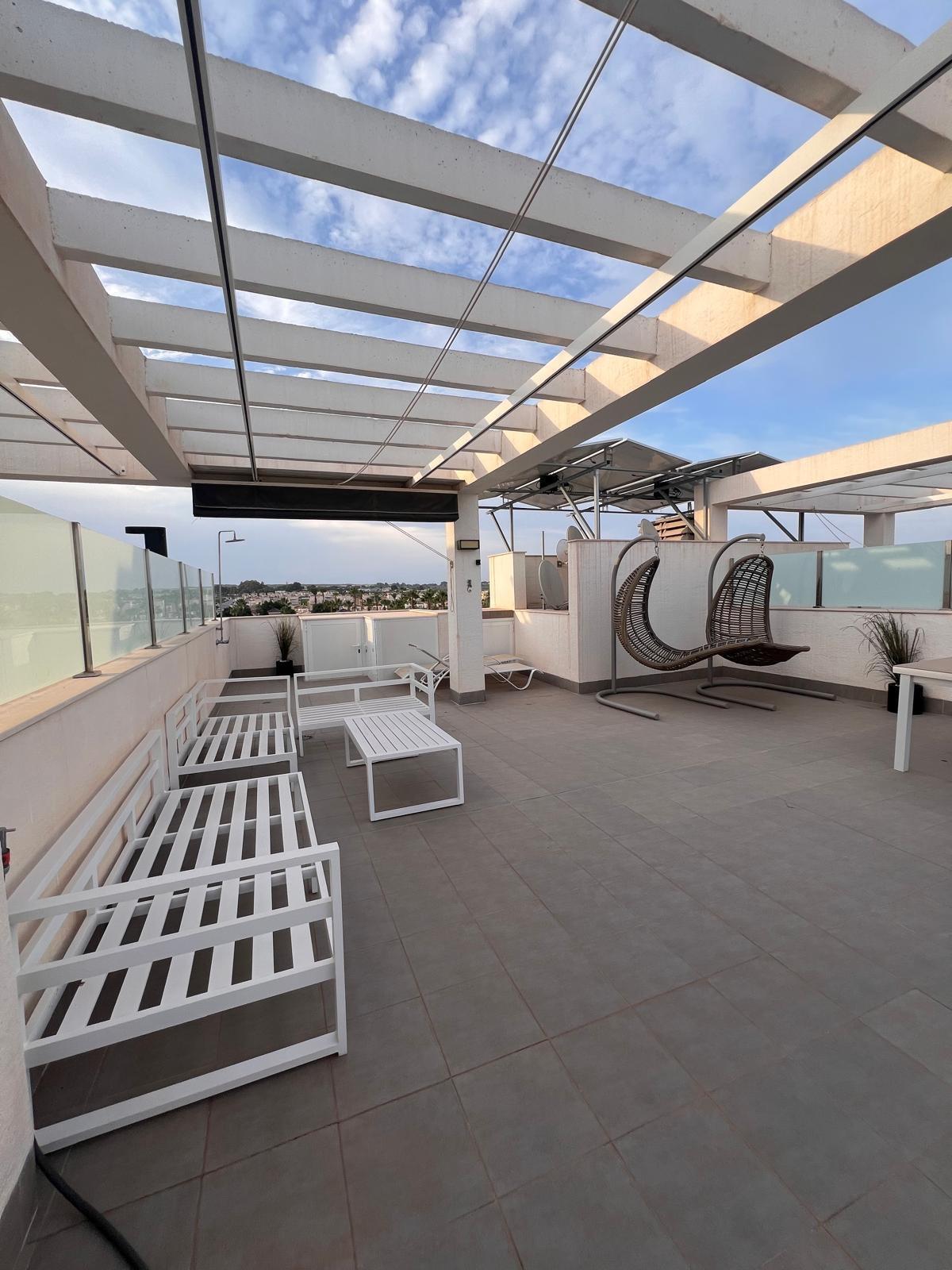 Garden in penthouse for sale in Guardamar del Segura