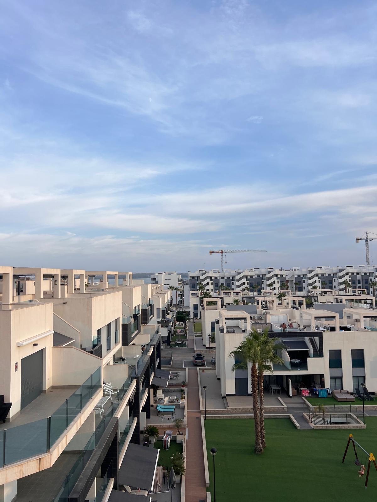 Dining area in penthouse for sale in Guardamar del Segura