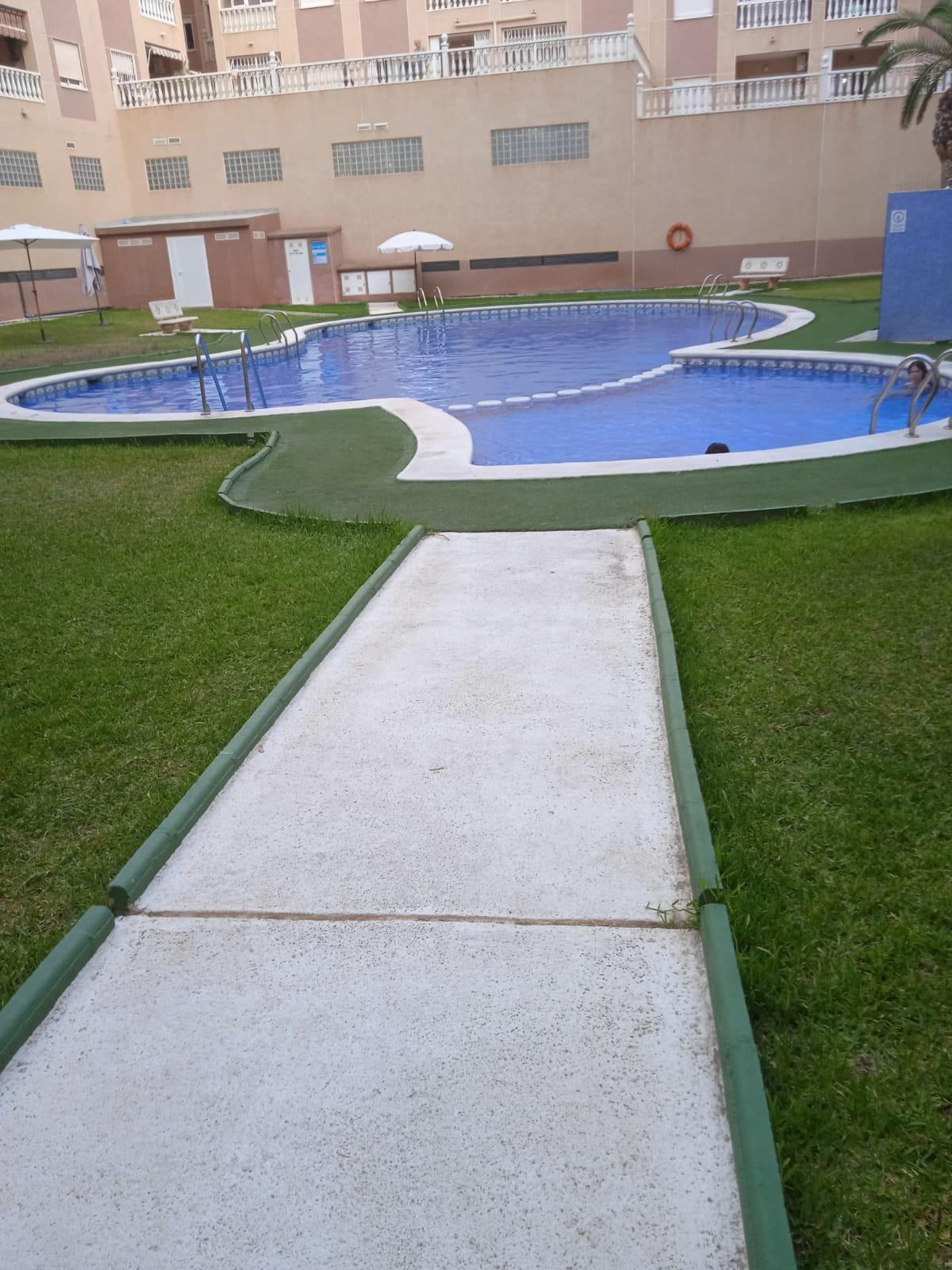 Garden in apartment for sale in Torrevieja