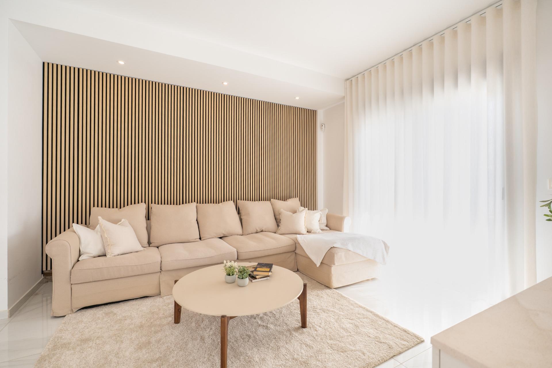 Bedroom in villa for sale in Bigastro