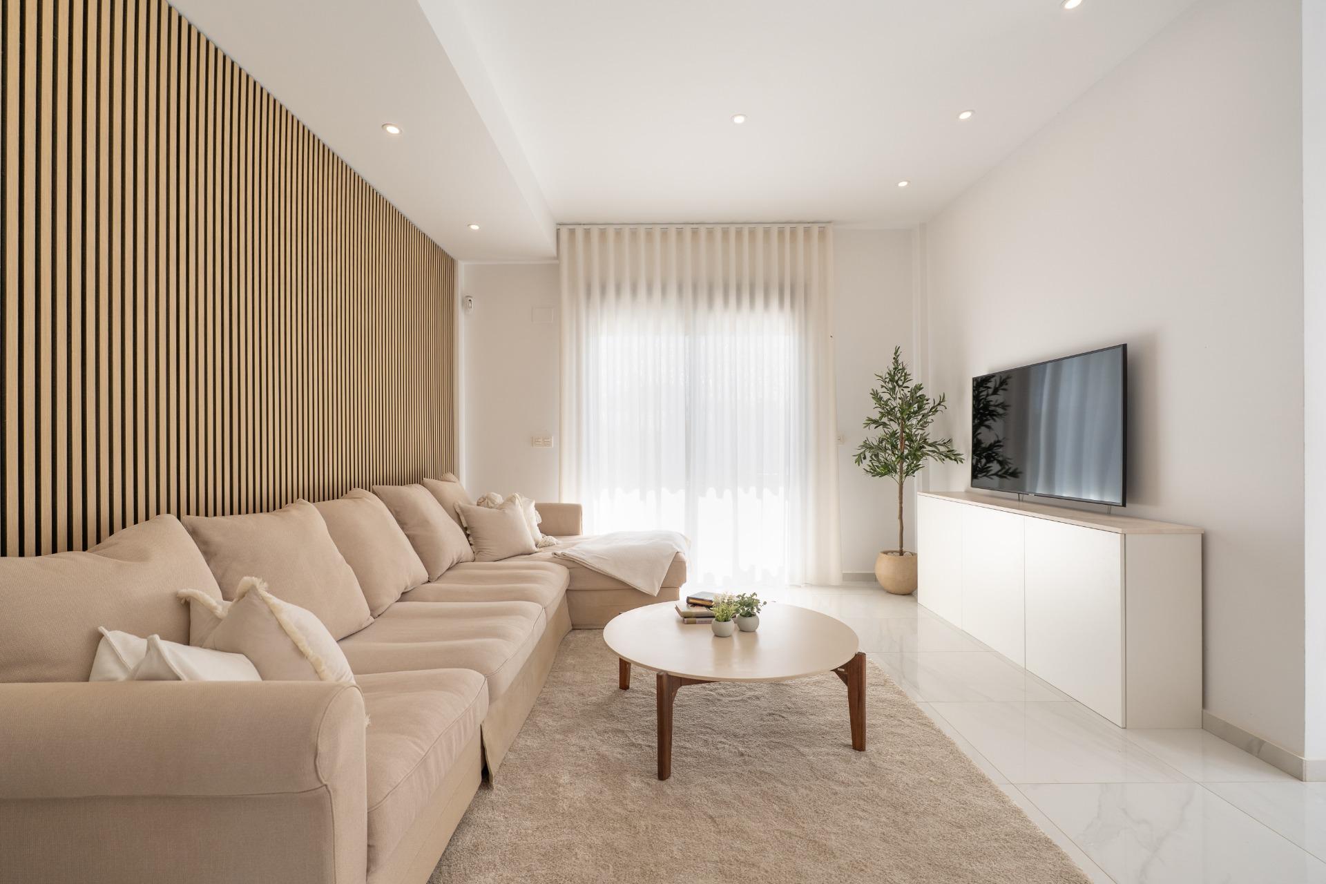 Master bedroom in villa for sale in Bigastro