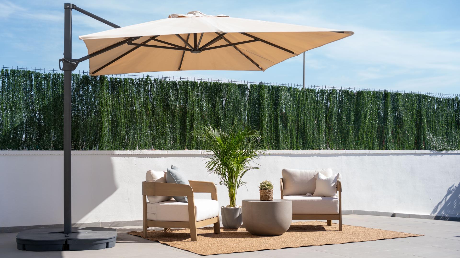 Pool area in villa for sale in Bigastro