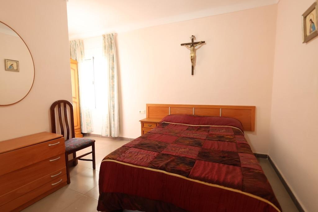 Bedroom in apartment for sale in Torrevieja